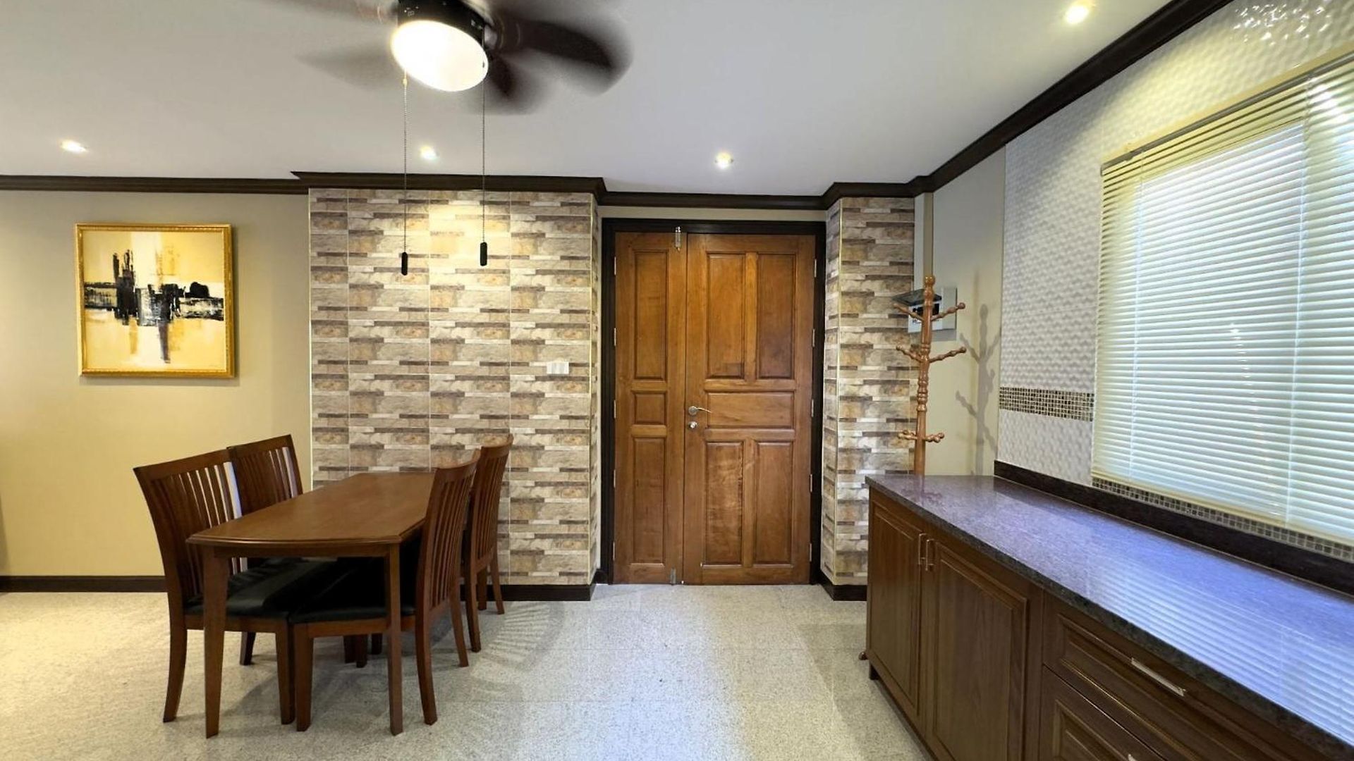 วันหยุดที่บ้าน Spacious 2br Corner - Garden View Balcony - Royal Hill