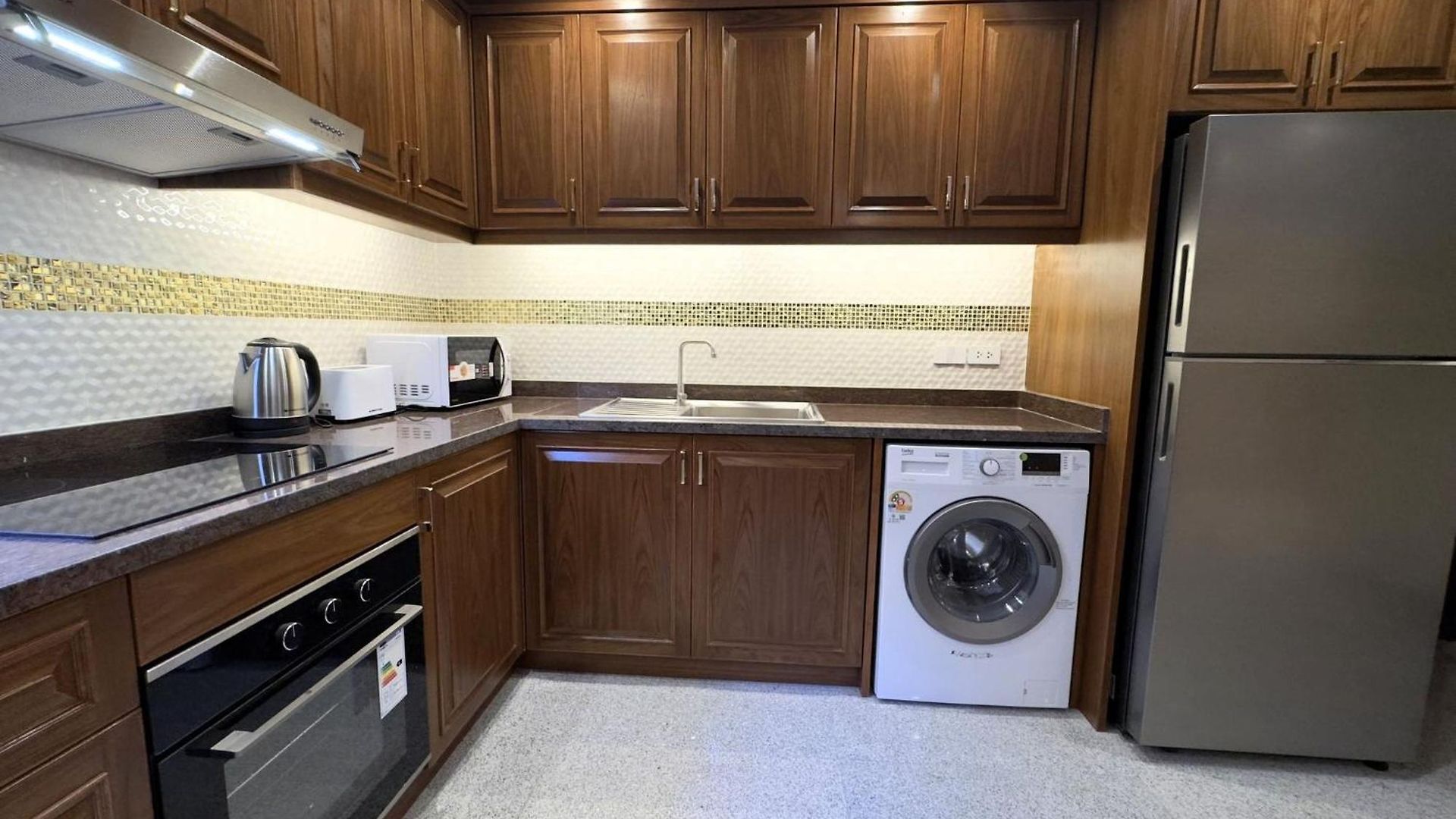 Spacious 2br Corner - Garden View Balcony - Royal Hill วันหยุดที่บ้าน *