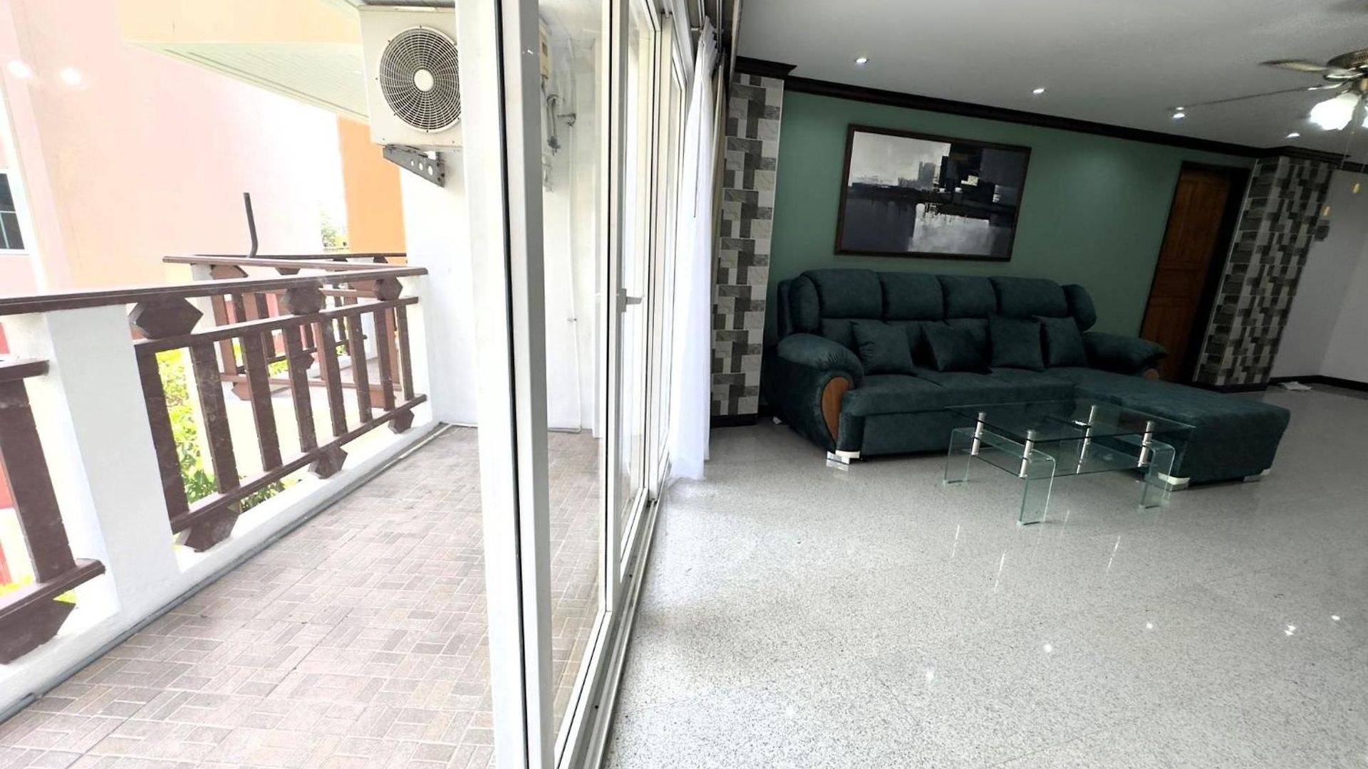 Spacious 2br - 3 Balconies Views Pattaya