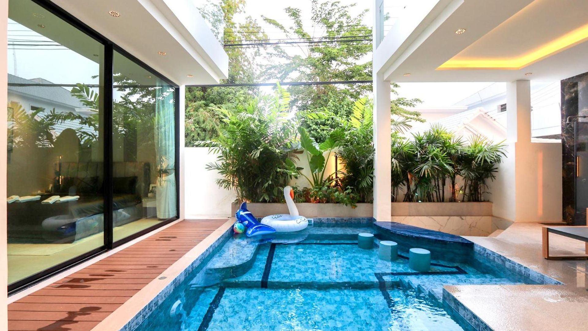 วิลล่า Indiluxe Pool Pattaya