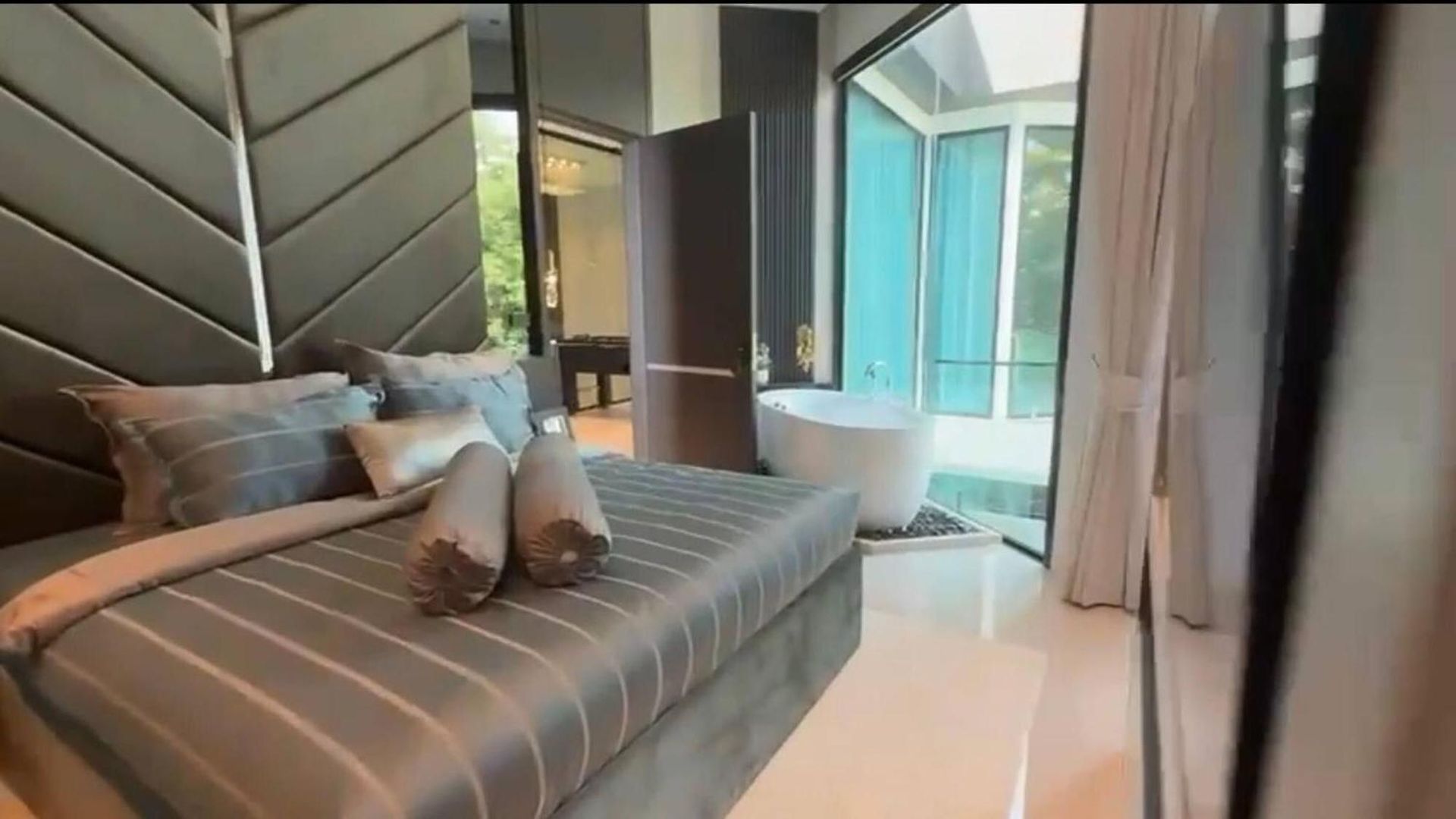 5-bed Luxury Pooljacuzzi 5 Min To Walkingst * Pattaya