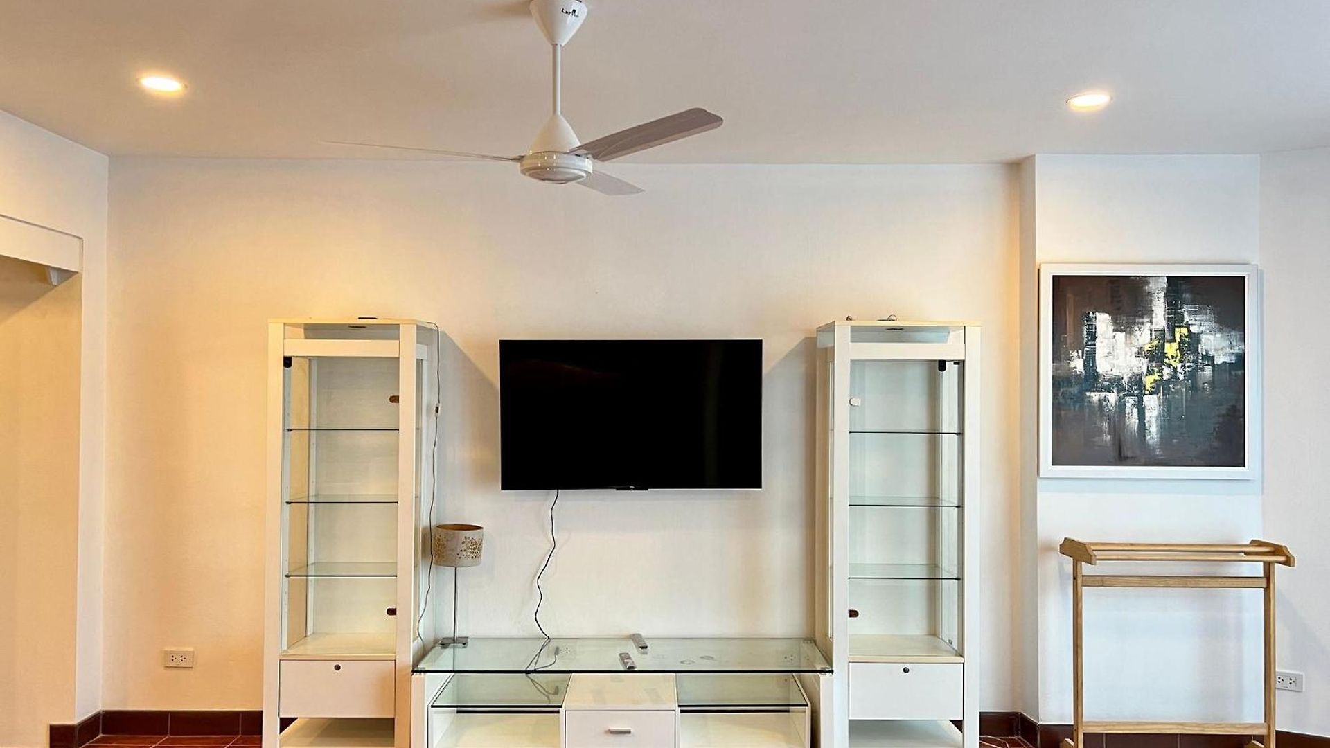 วันหยุดที่บ้าน Stylish 1br Sea-view - 2 Balconies - View Talay 1 Jomtien *
