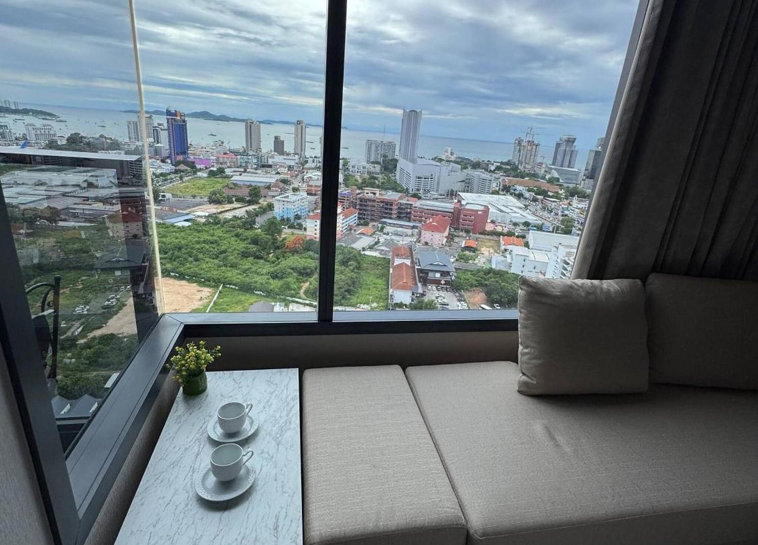 บ้านพัก Sea View - Infinity Pool Near Terminal 21 Pattaya