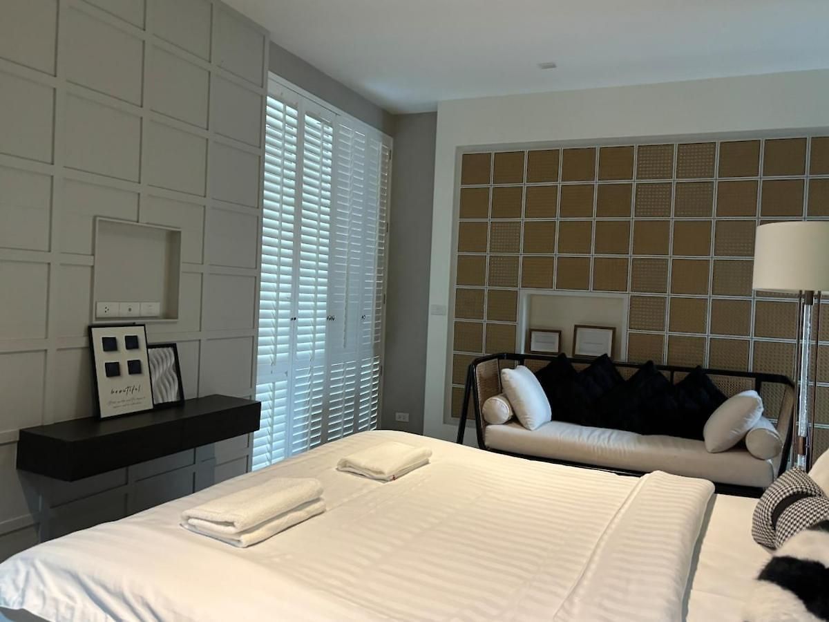 Inara In The Center Of Pattaya-4 Bedrooms 5 Bathrooms-billiards Table And Swimming Pool For A Relaxing