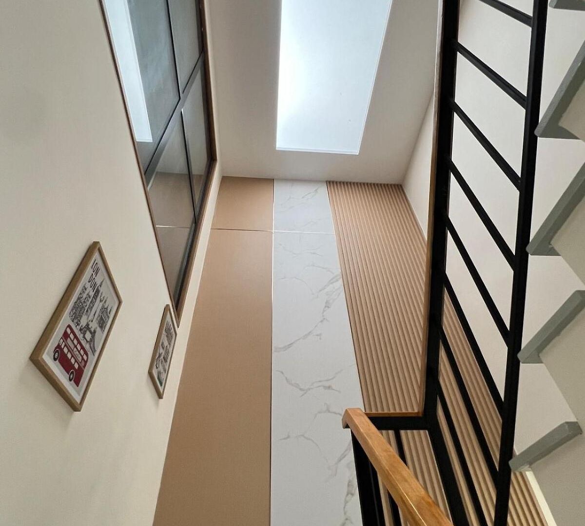 Luxury Townhouse With 3 Bedrooms And 3 Bathrooms In The Center *