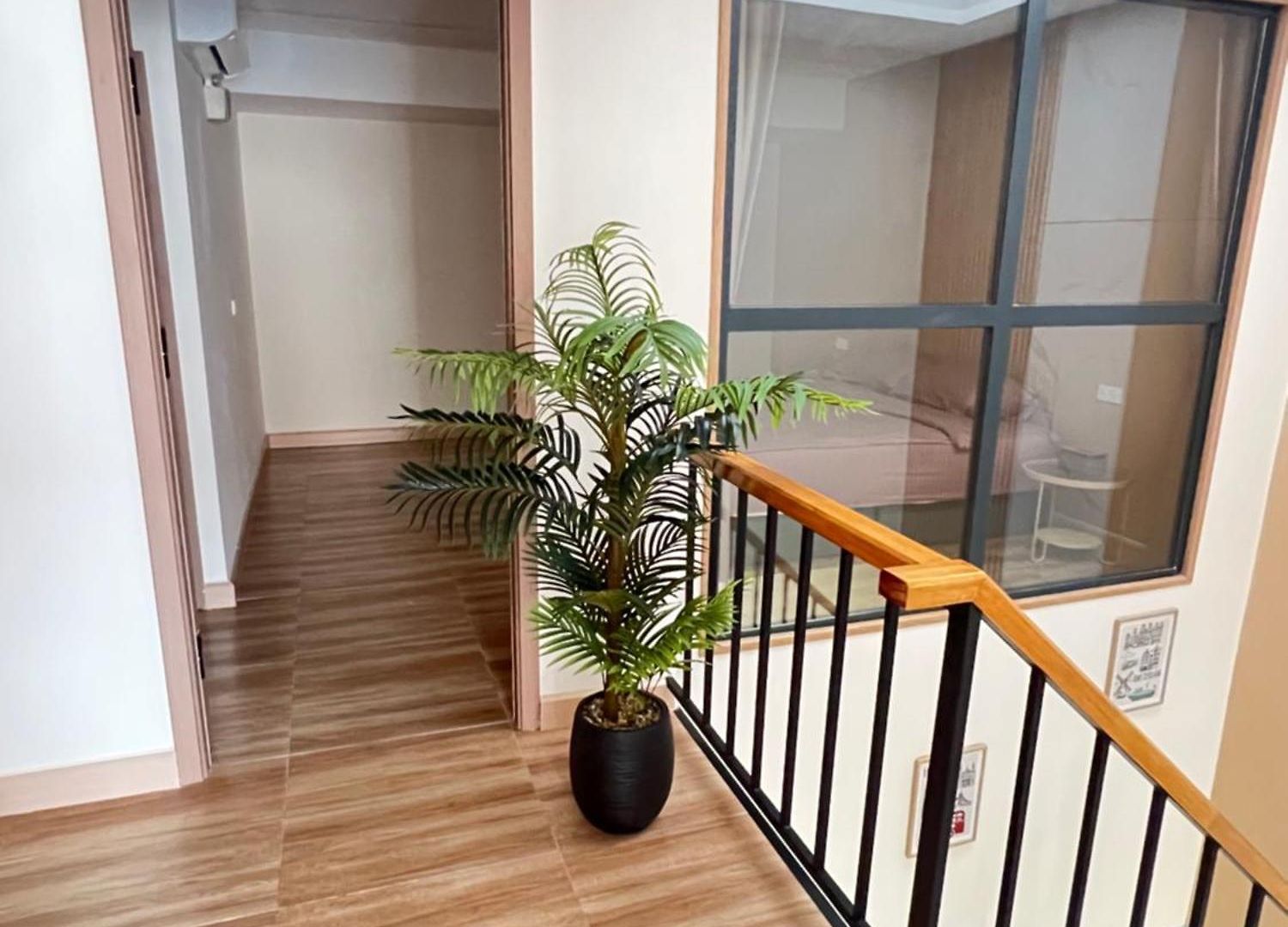 Luxury Townhouse With 3 Bedrooms And 3 Bathrooms In The Center