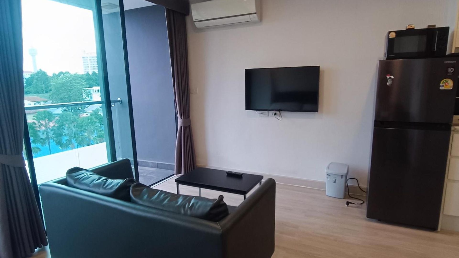 อพาร์ตโฮเทล Therizinhotelpattaya Pattaya