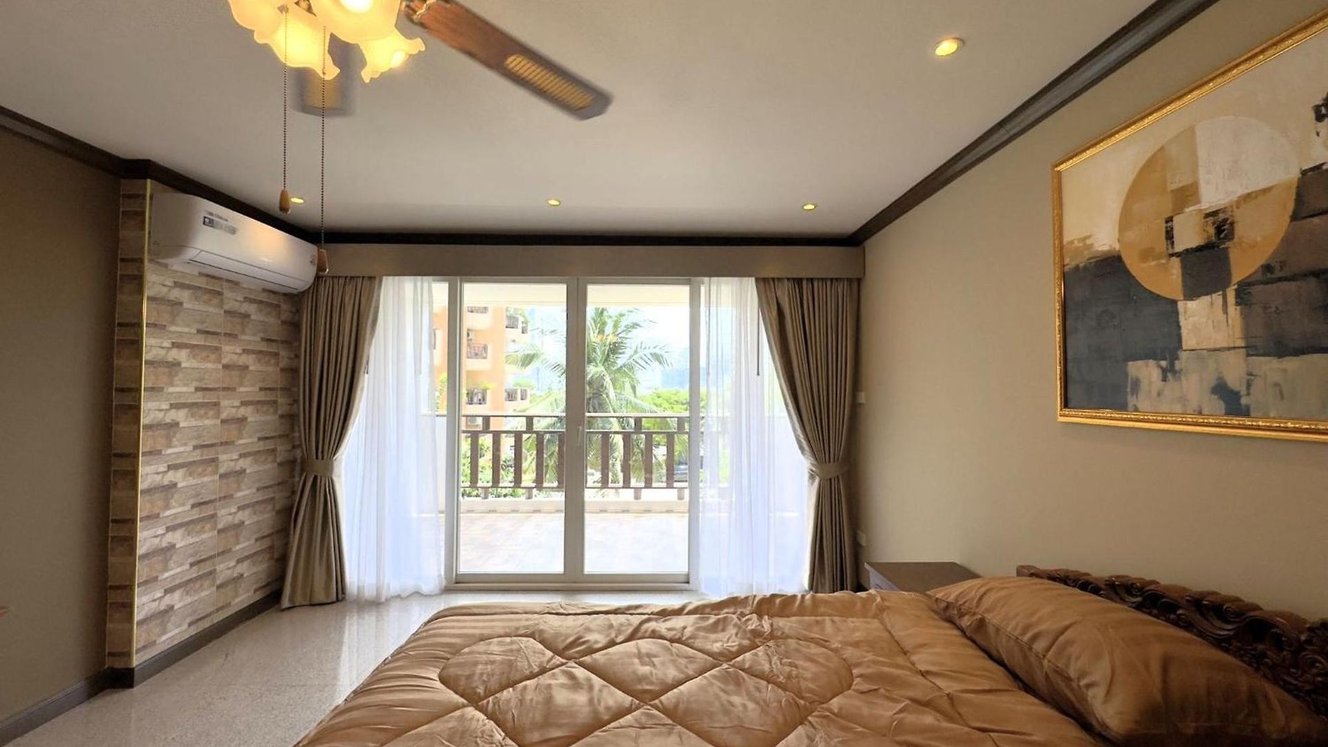 Spacious 2br Corner - Garden View Balcony - Royal Hill *