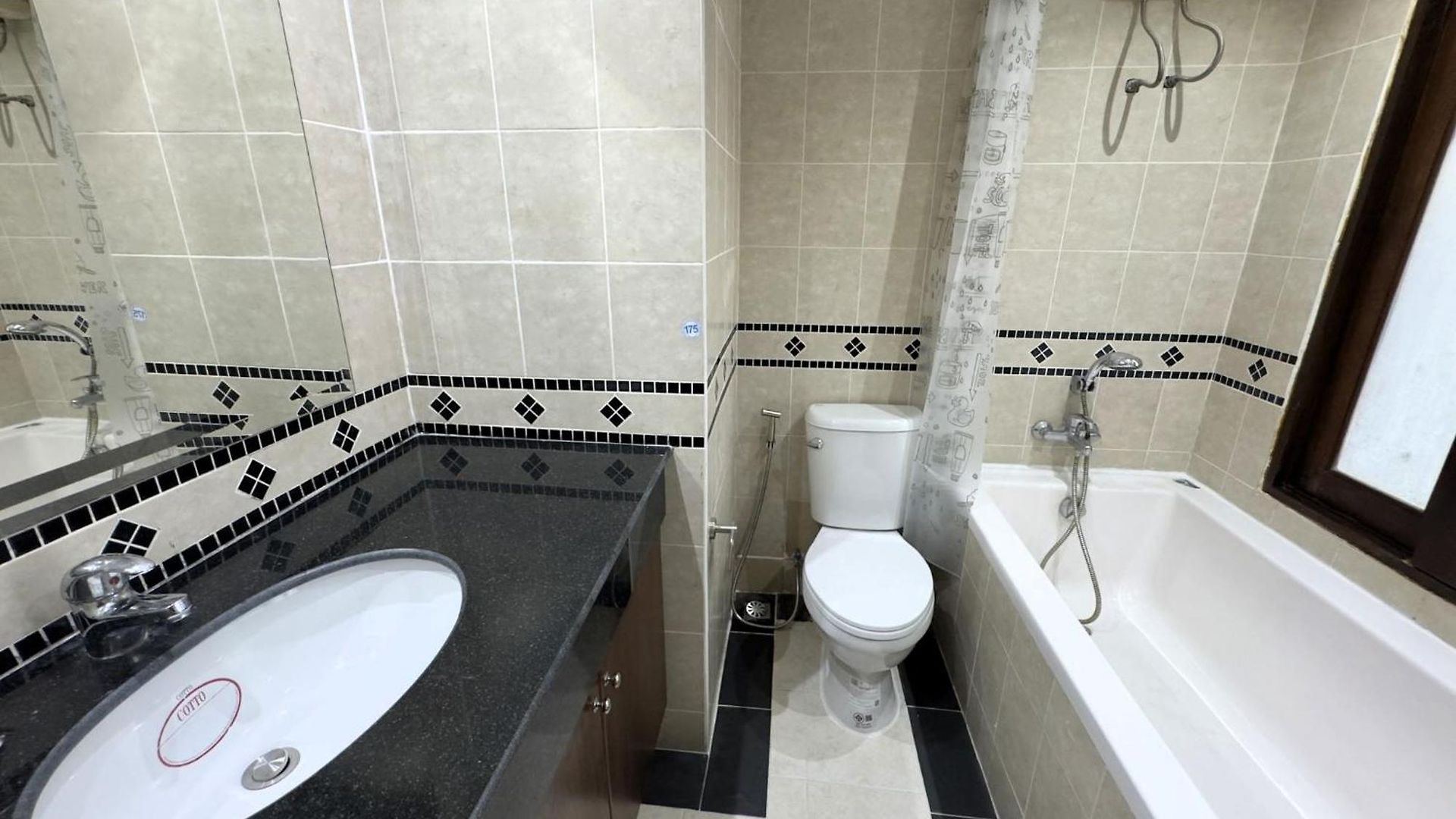 Spacious 2br - 3 Balconies Views