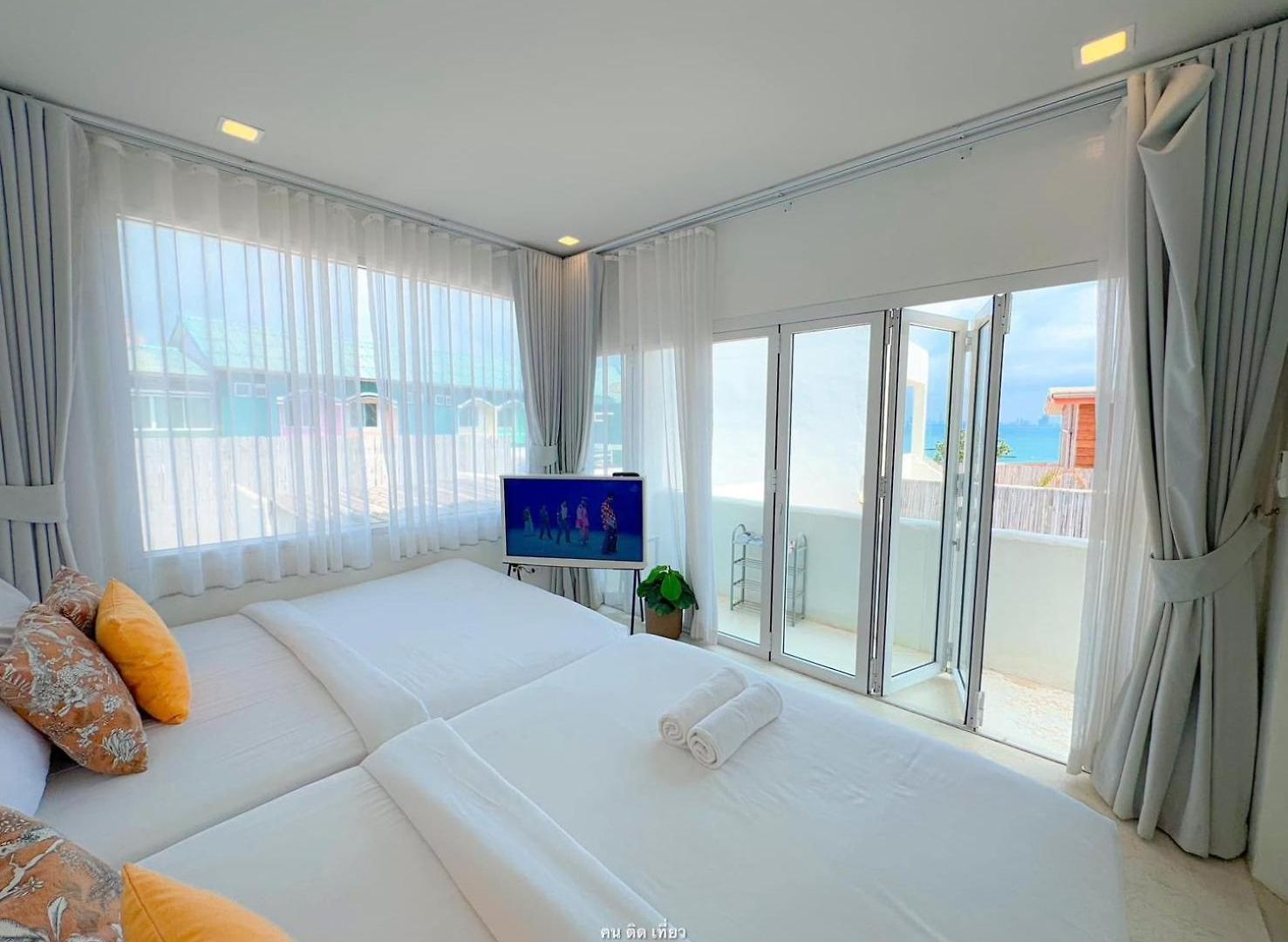 Sava House, Koh Larn *