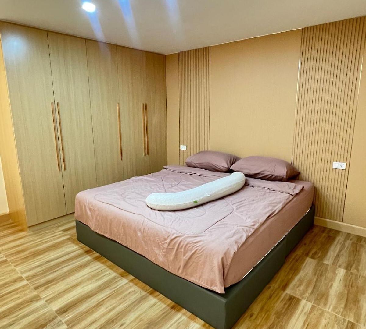 Luxury Townhouse With 3 Bedrooms And 3 Bathrooms In The Center Pattaya