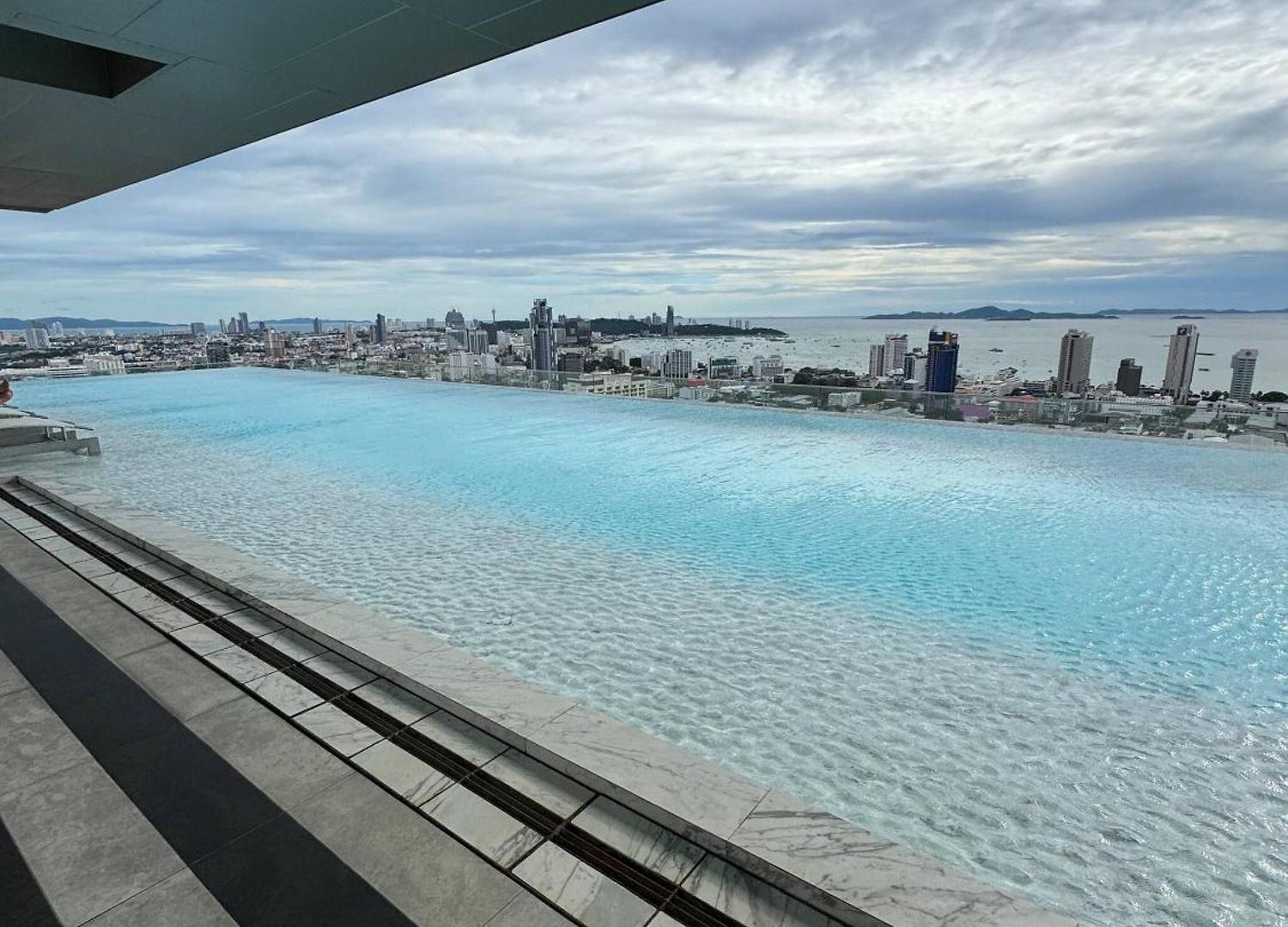 Sea View - Infinity Pool Near Terminal 21 Pattaya