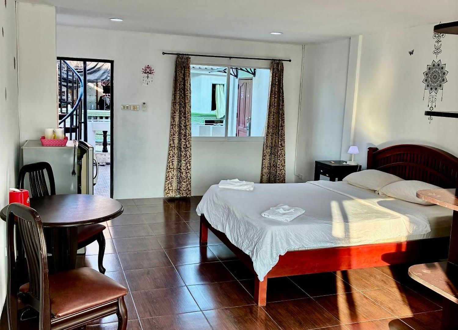 Farang House 3*
