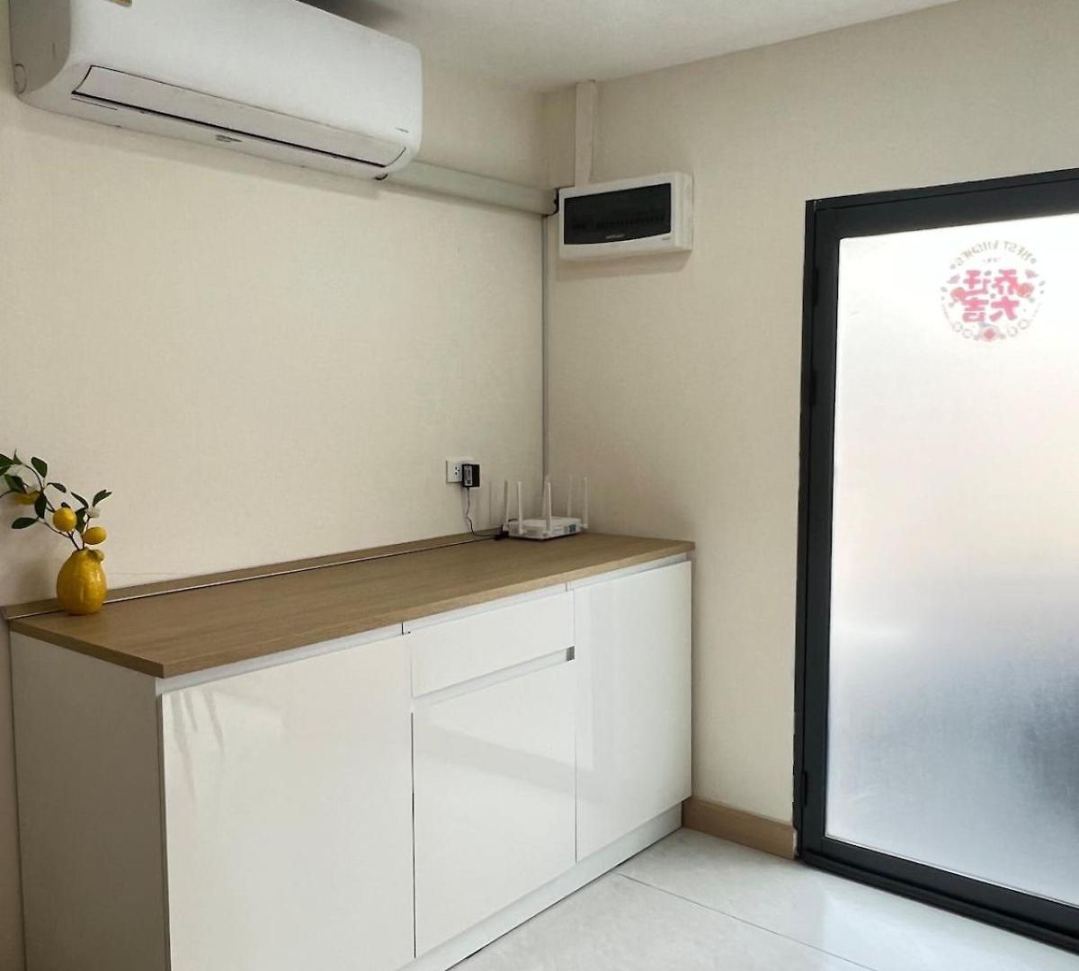 วันหยุดที่บ้าน Luxury Townhouse With 3 Bedrooms And 3 Bathrooms In The Center Pattaya