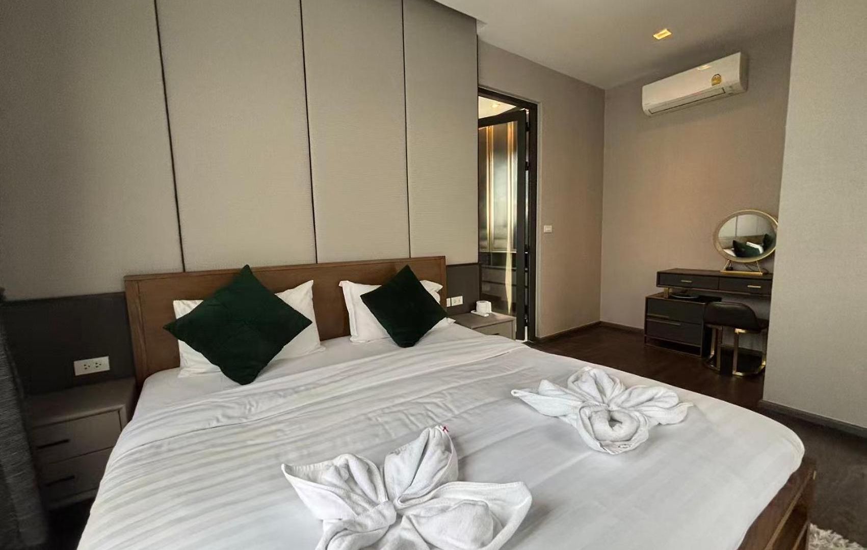 Center Pool Villa&near Walking Street Villa Pattaya