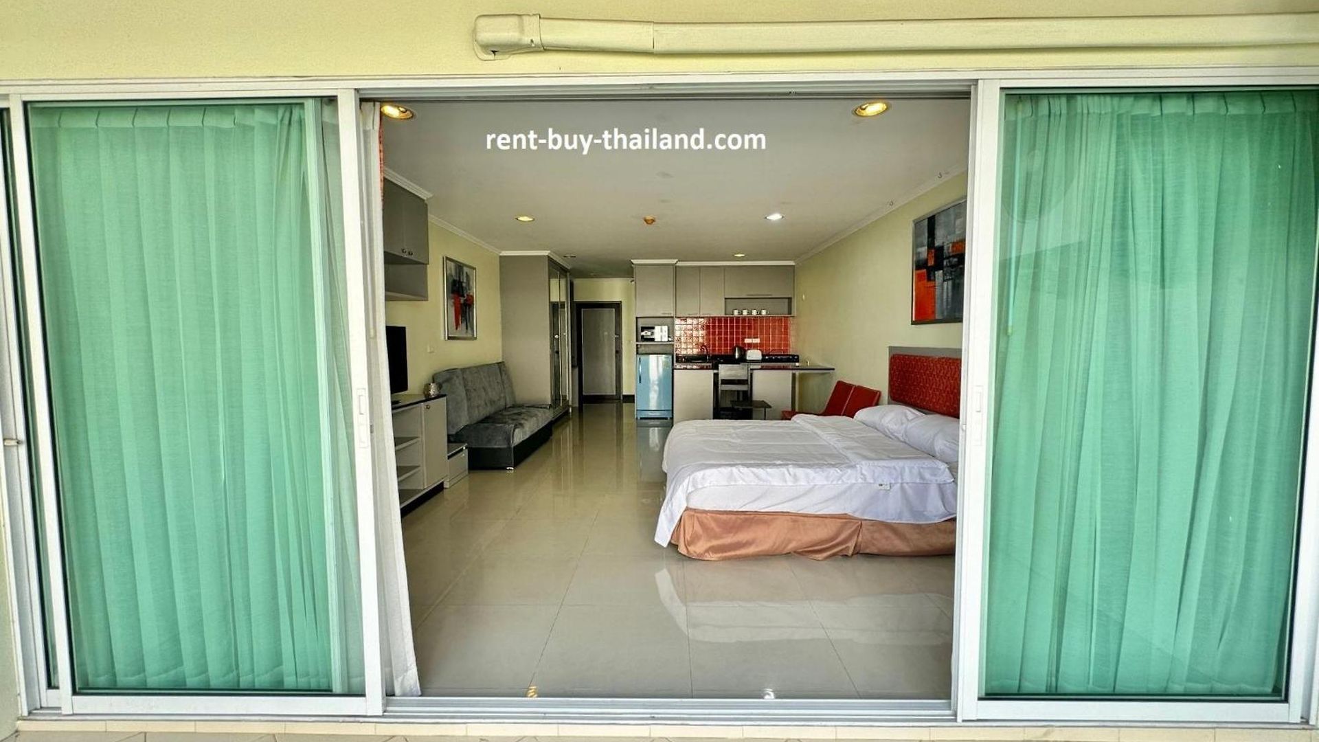 Large Pool-view With Balcony - Tw Platinum Suites, Jomtien *
