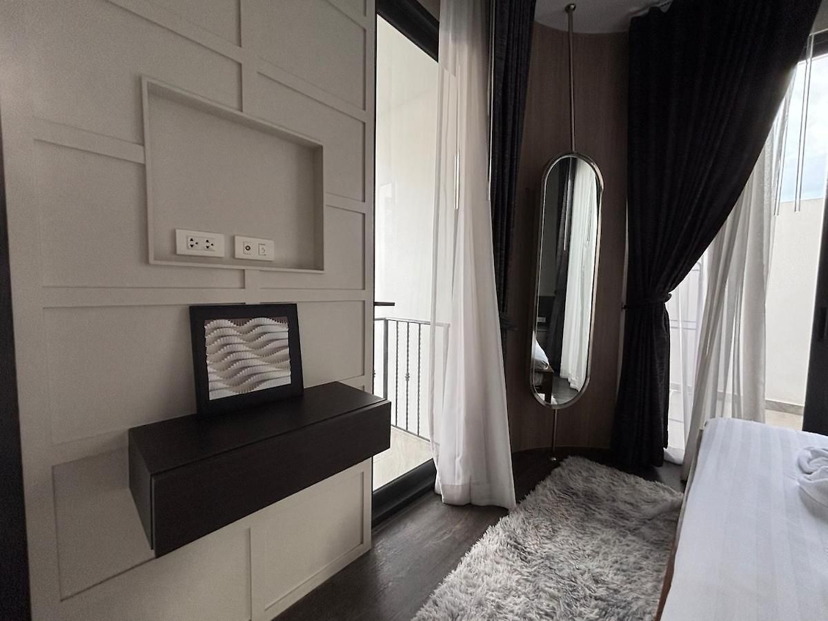 Inara In The Center Of Pattaya-4 Bedrooms 5 Bathrooms-billiards Table And Swimming Pool For A Relaxing