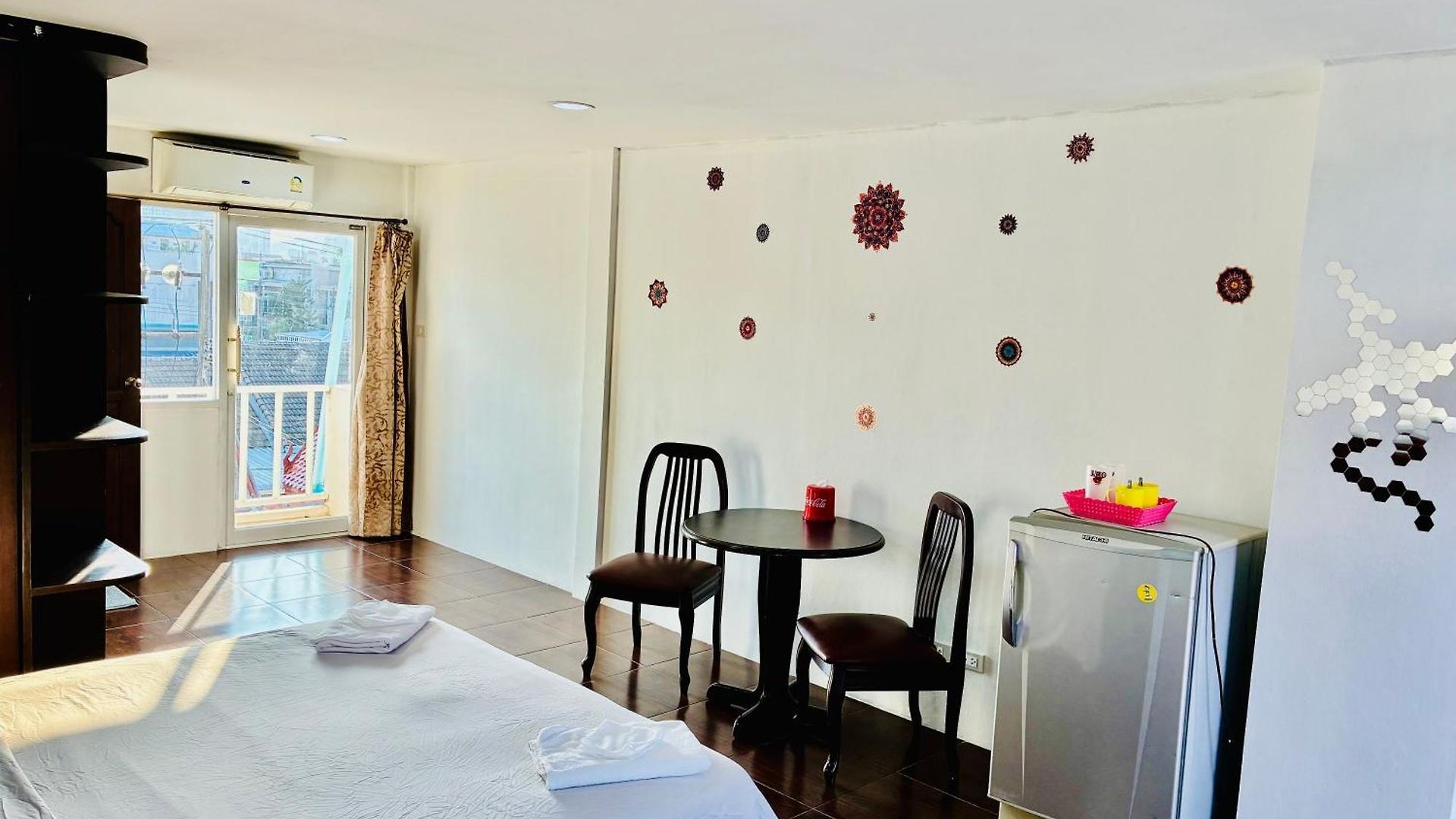 Farang House อพาร์ตโฮเทล