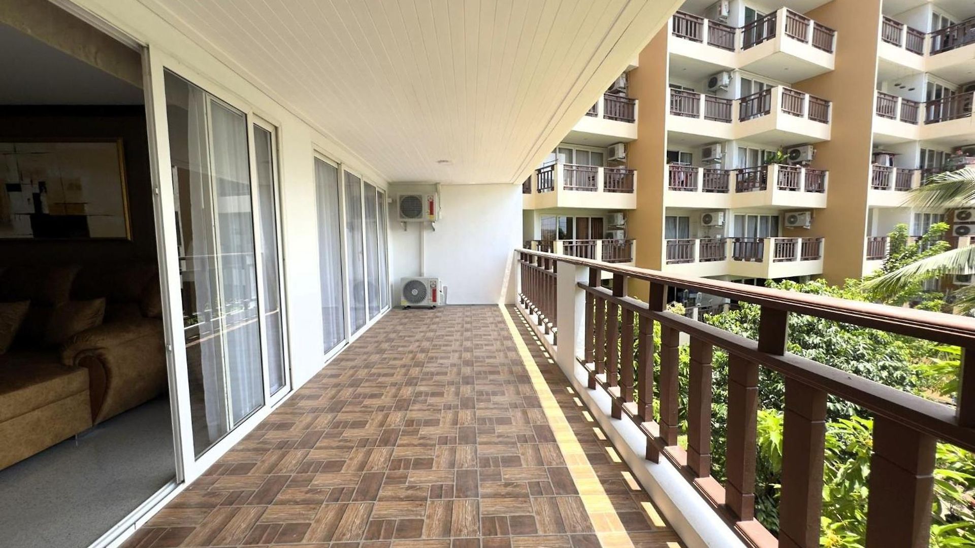 Spacious 2br Corner - Garden View Balcony - Royal Hill *