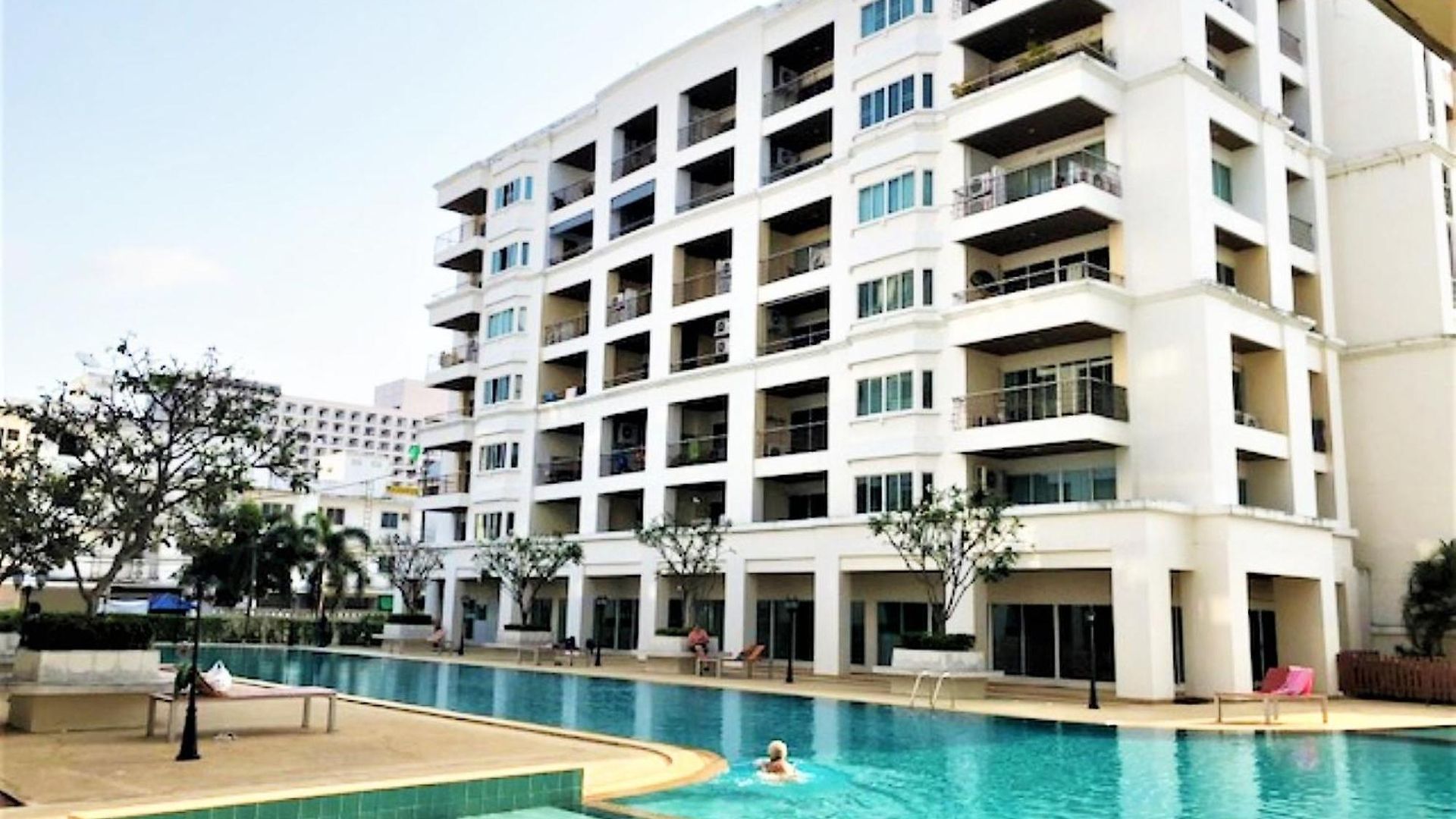 Large Pool-view With Balcony - Tw Platinum Suites, Jomtien Pattaya