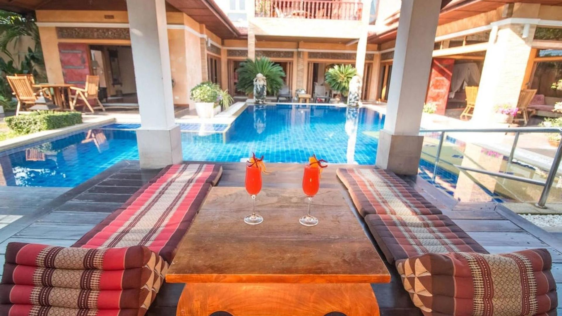 Exclusive Balinese Pool In * Pattaya
