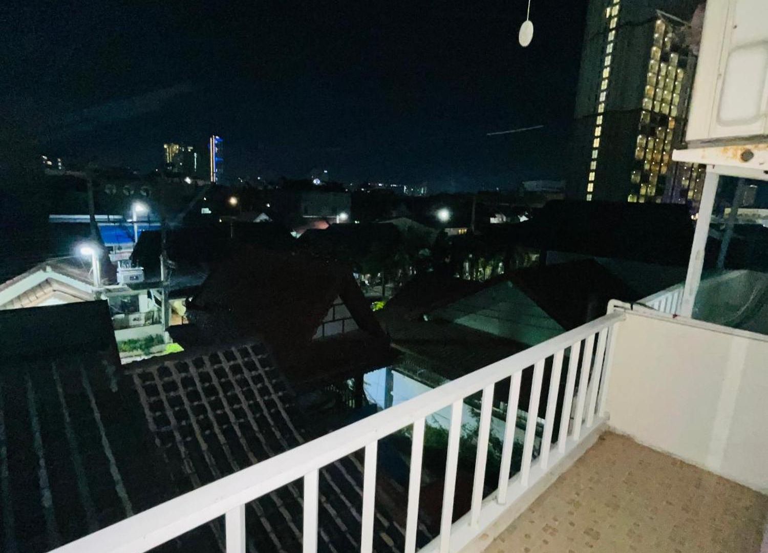Farang House
