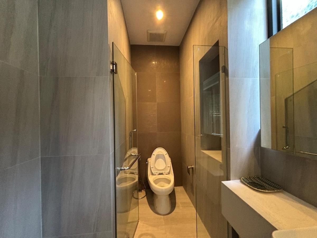 Inara In The Center Of Pattaya-4 Bedrooms 5 Bathrooms-billiards Table And Swimming Pool For A Relaxing วิลล่า Pattaya