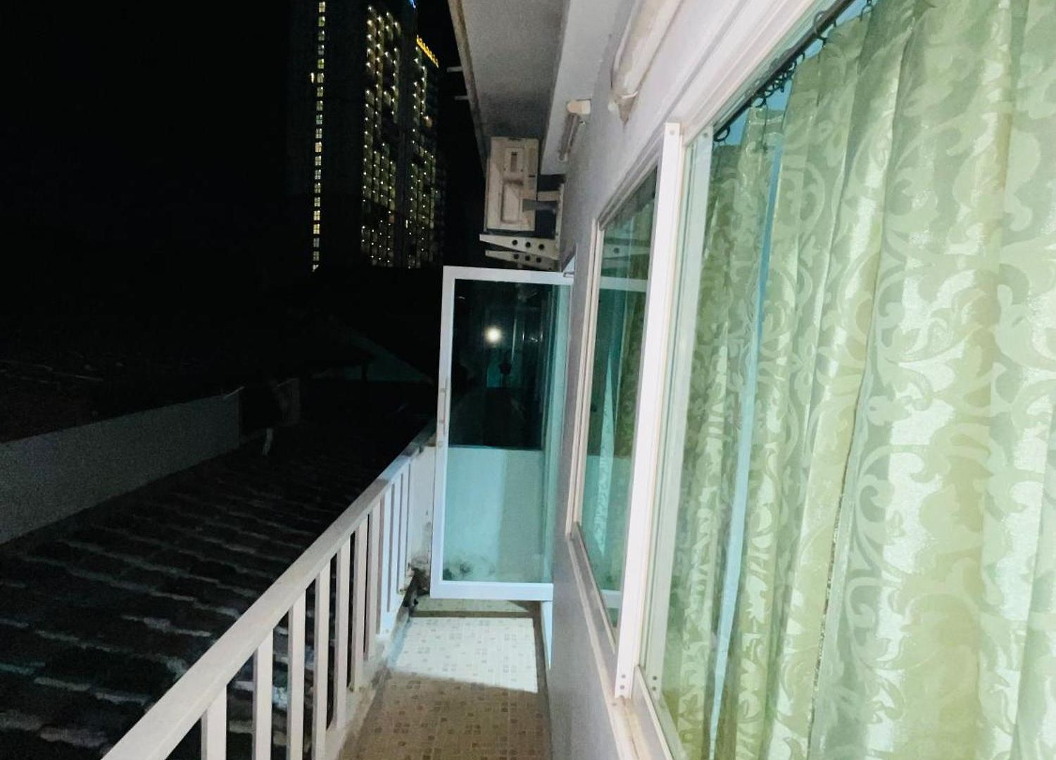 Farang House 3*