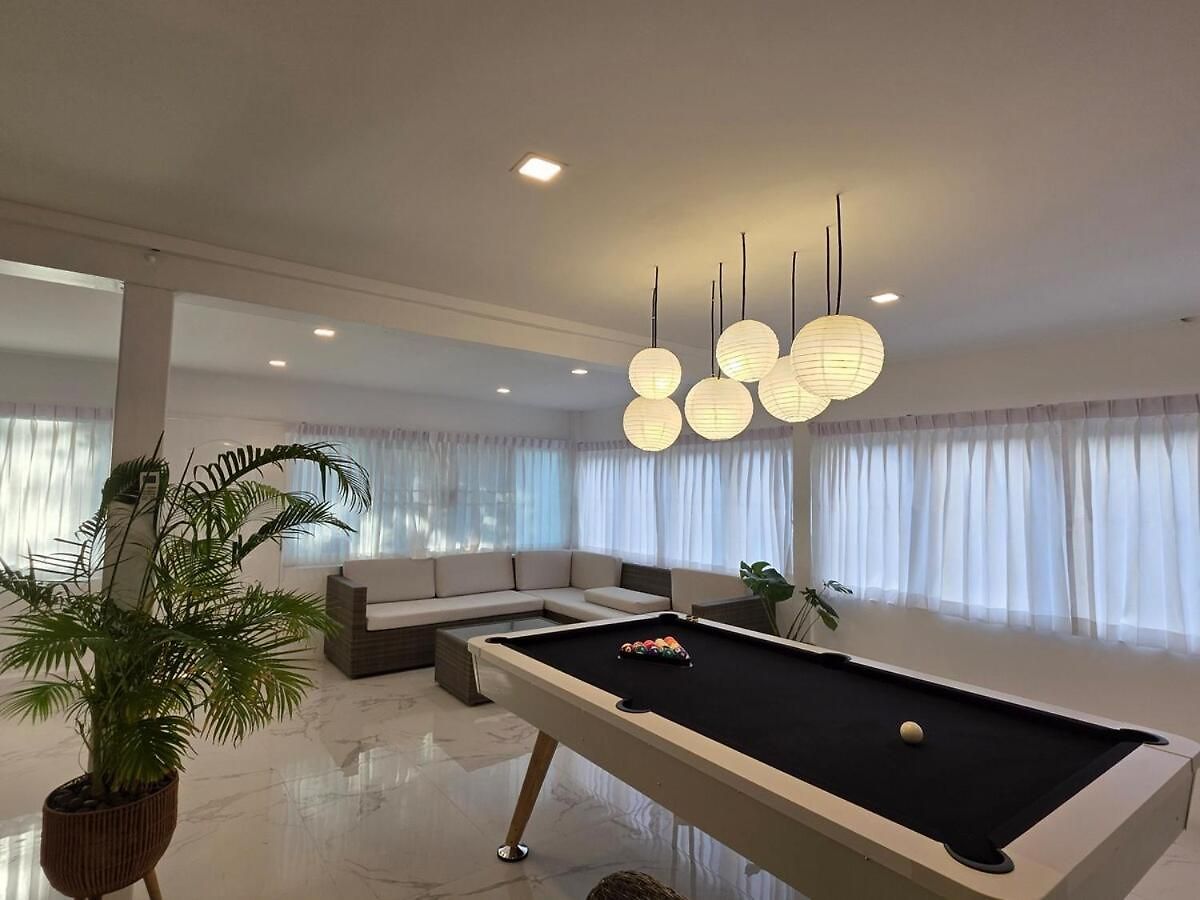 Sunset 30m To 4br Pattaya