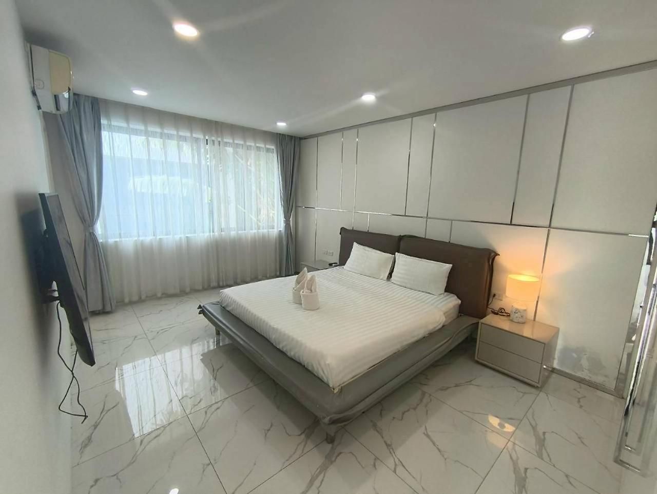 Tyb-06 芭提雅北歐風格六臥室別墅 * Pattaya