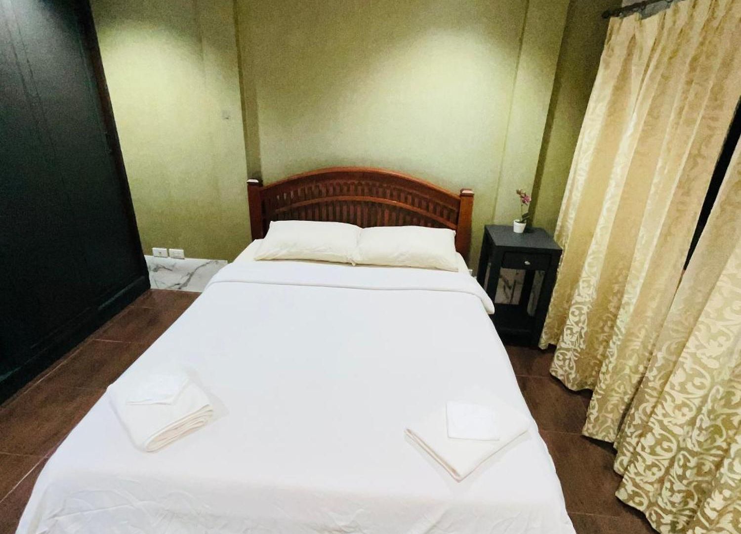 อพาร์ตโฮเทล Farang House