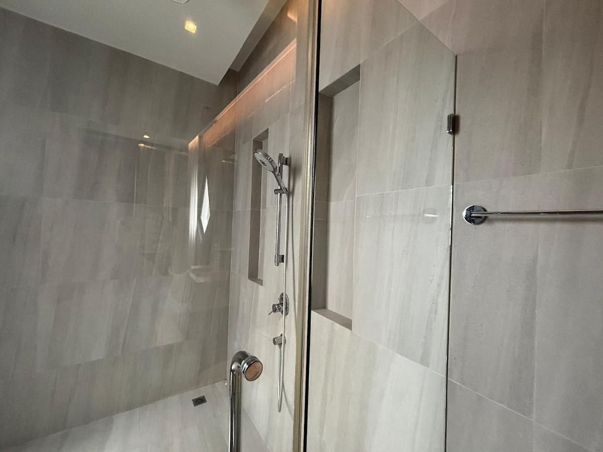 Inara In The Center Of Pattaya-4 Bedrooms 5 Bathrooms-billiards Table And Swimming Pool For A Relaxing