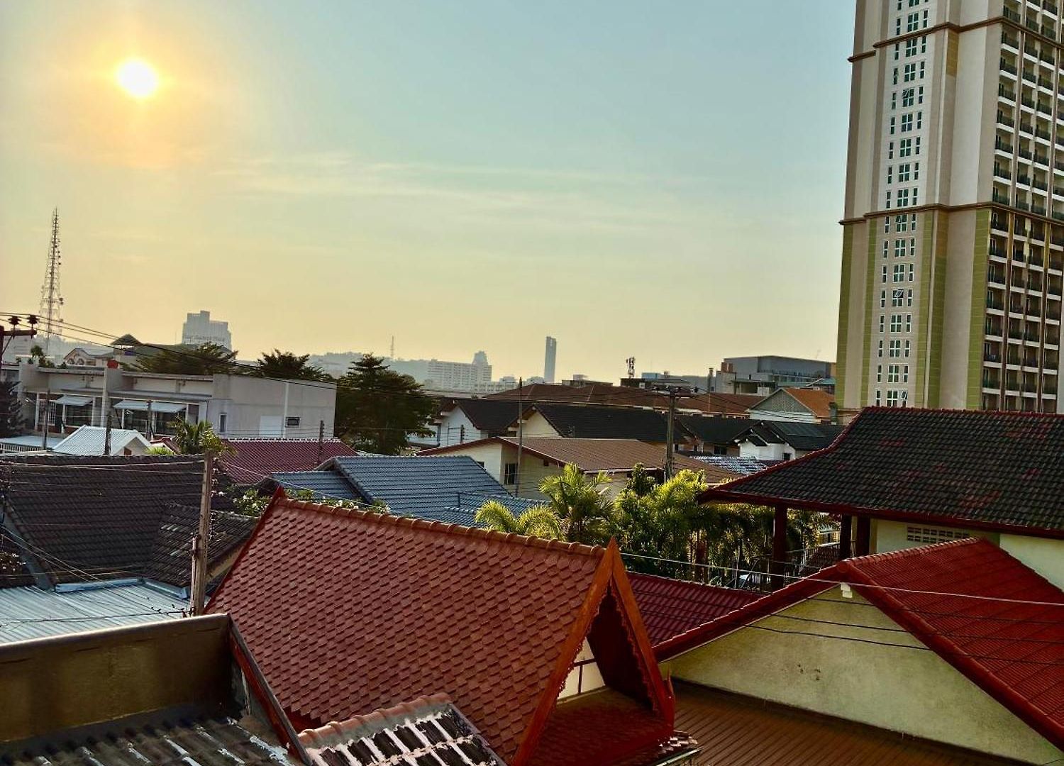 อพาร์ตโฮเทล Farang House