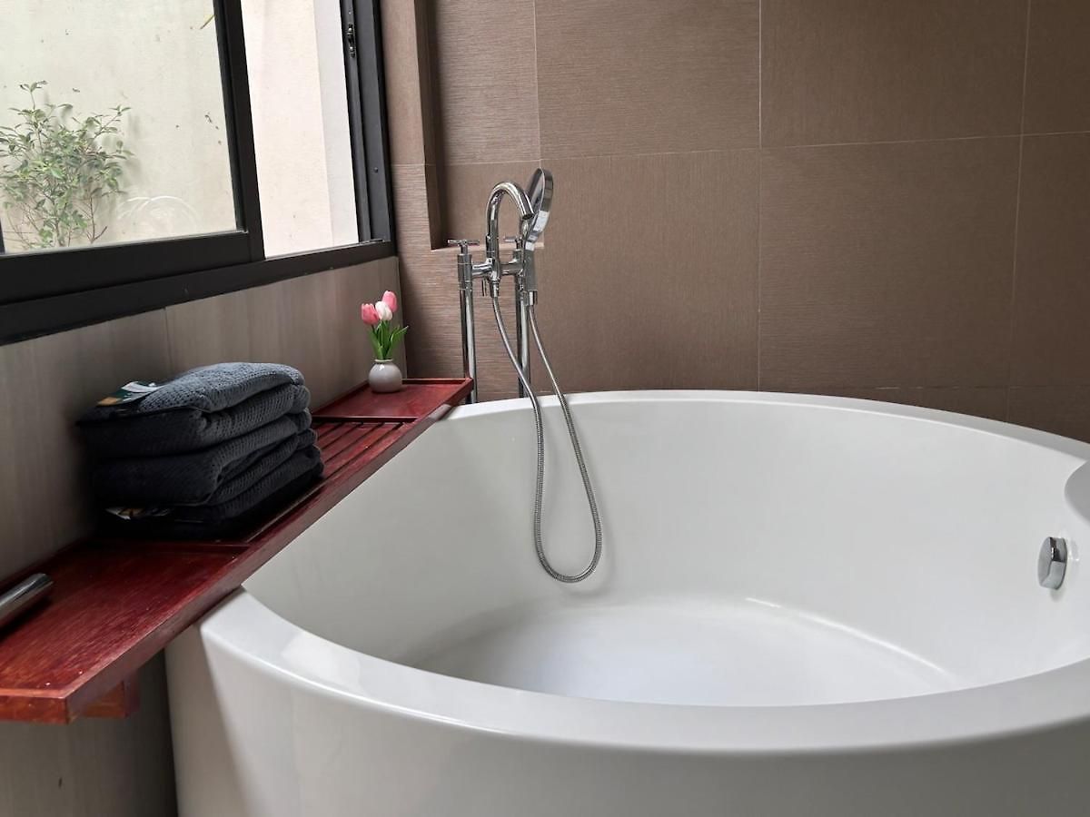 Inara In The Center Of Pattaya-4 Bedrooms 5 Bathrooms-billiards Table And Swimming Pool For A Relaxing Pattaya
