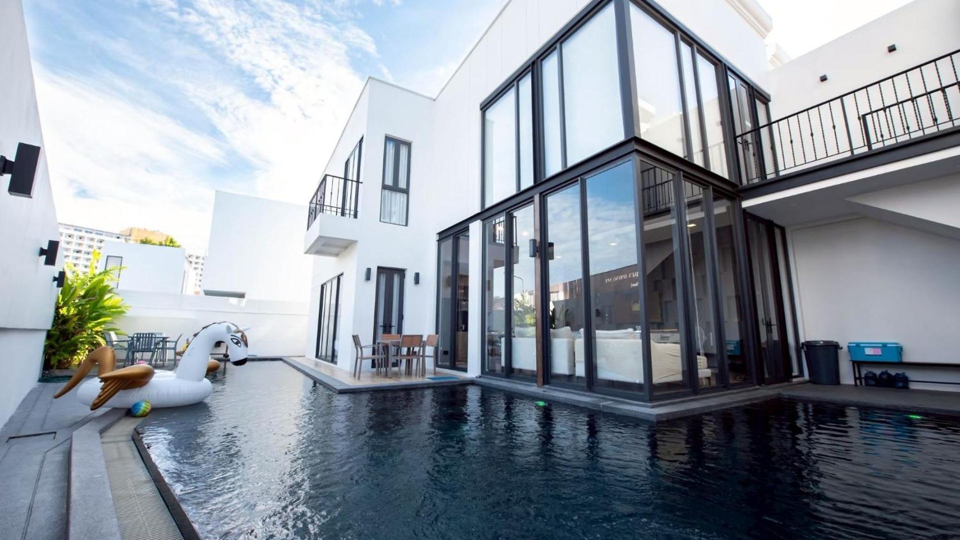 วิลล่า Maya Pool Inara