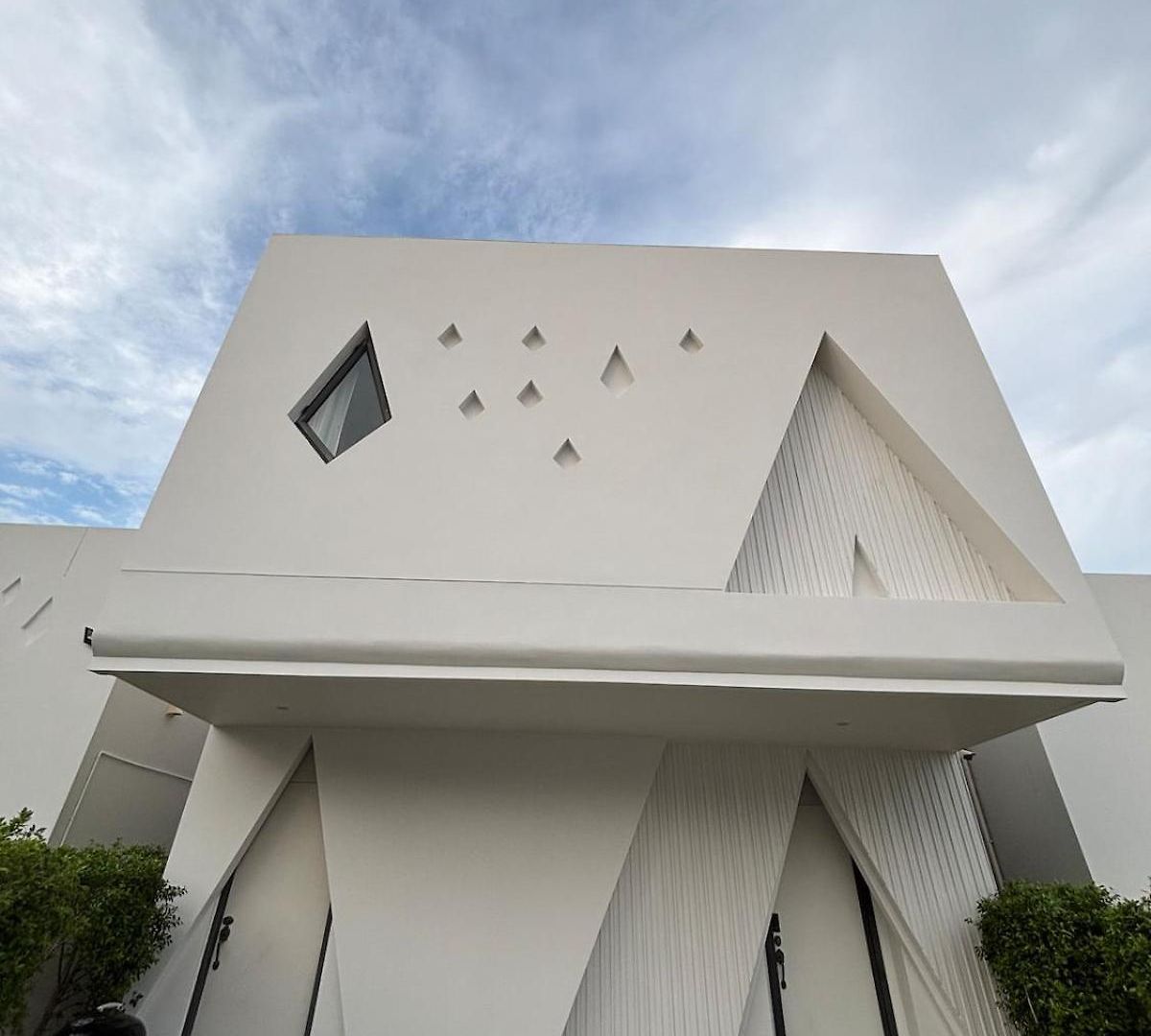 วิลล่า Inara In The Center Of Pattaya-4 Bedrooms 5 Bathrooms-billiards Table And Swimming Pool For A Relaxing Pattaya