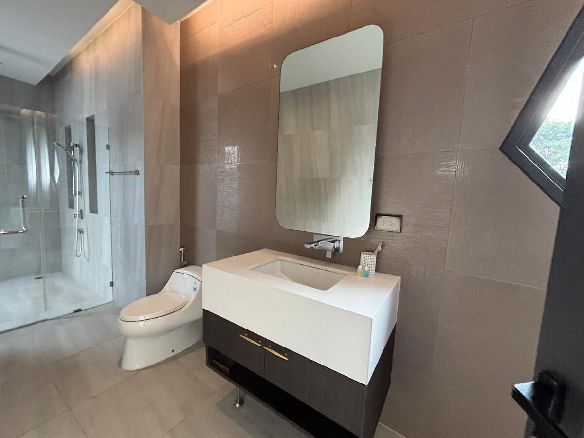 วิลล่า Inara In The Center Of Pattaya-4 Bedrooms 5 Bathrooms-billiards Table And Swimming Pool For A Relaxing *