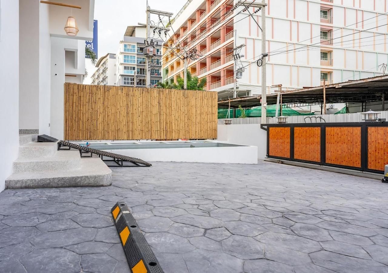 Downtown Oasis 芭提雅市中心独栋泳池别墅 B 5卧6卫 Ktv Bbq 芭提雅海滩步行街500m วิลล่า