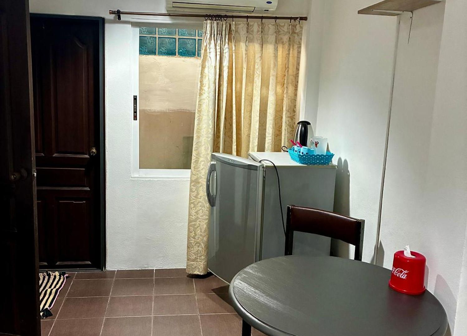 Farang House อพาร์ตโฮเทล