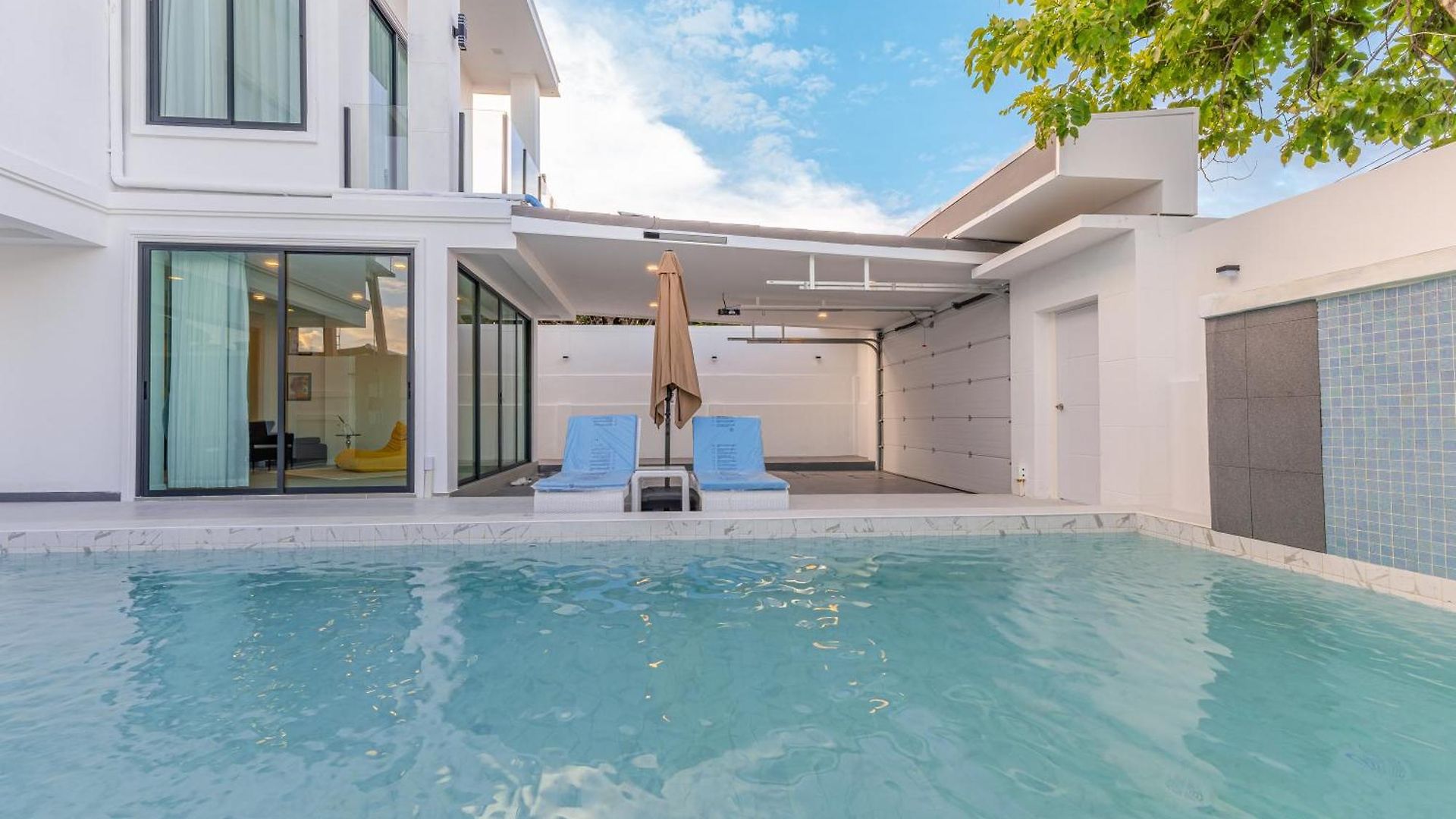Luxury 6b Lagoon With Swimming Pool Pattaya
