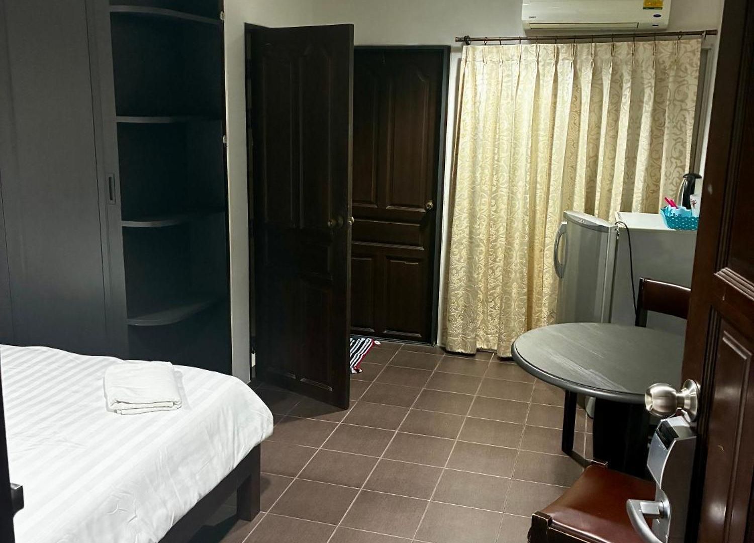 Farang House 3*