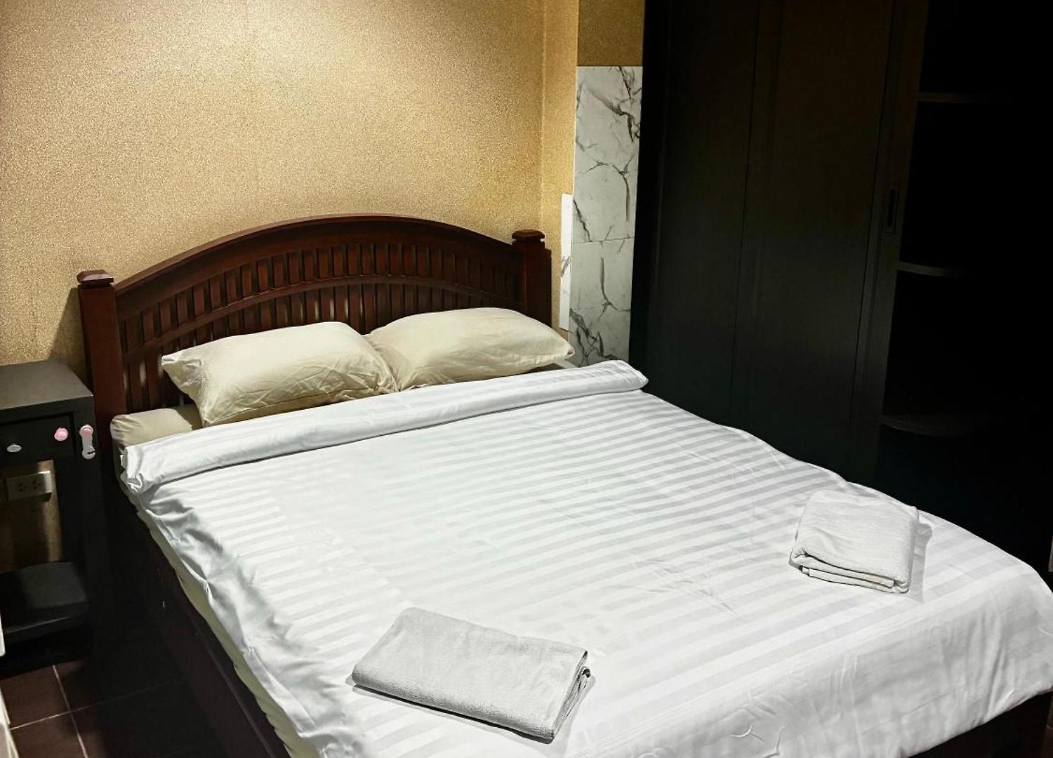 Farang House 3*