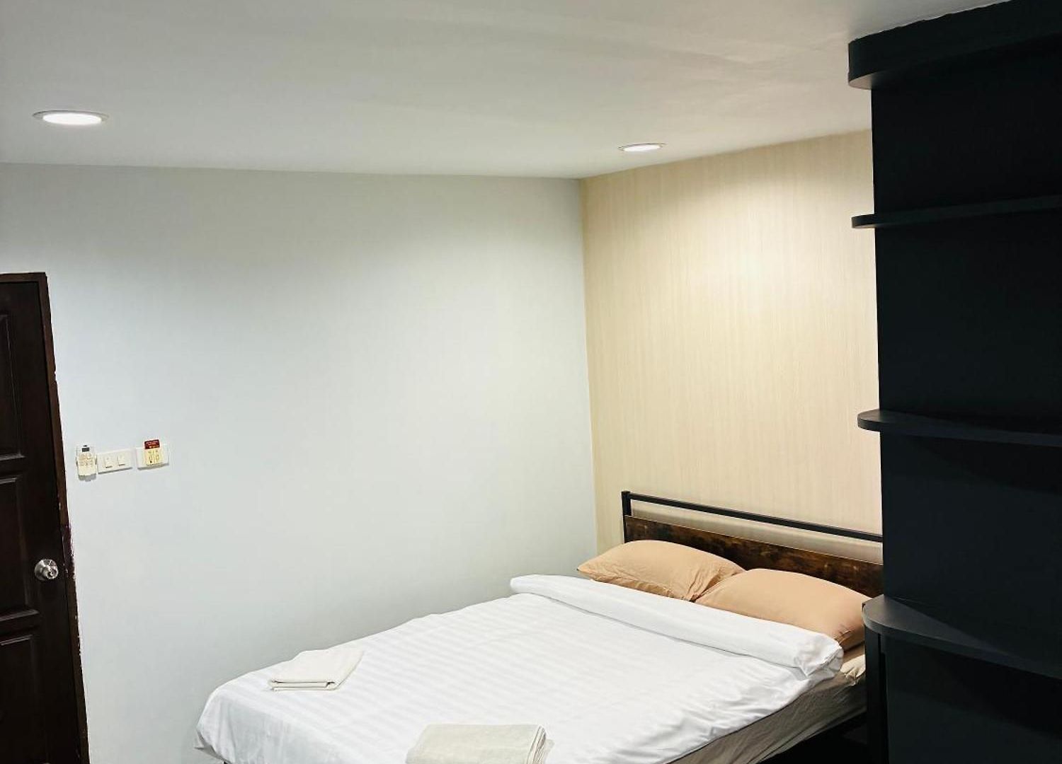 Farang House