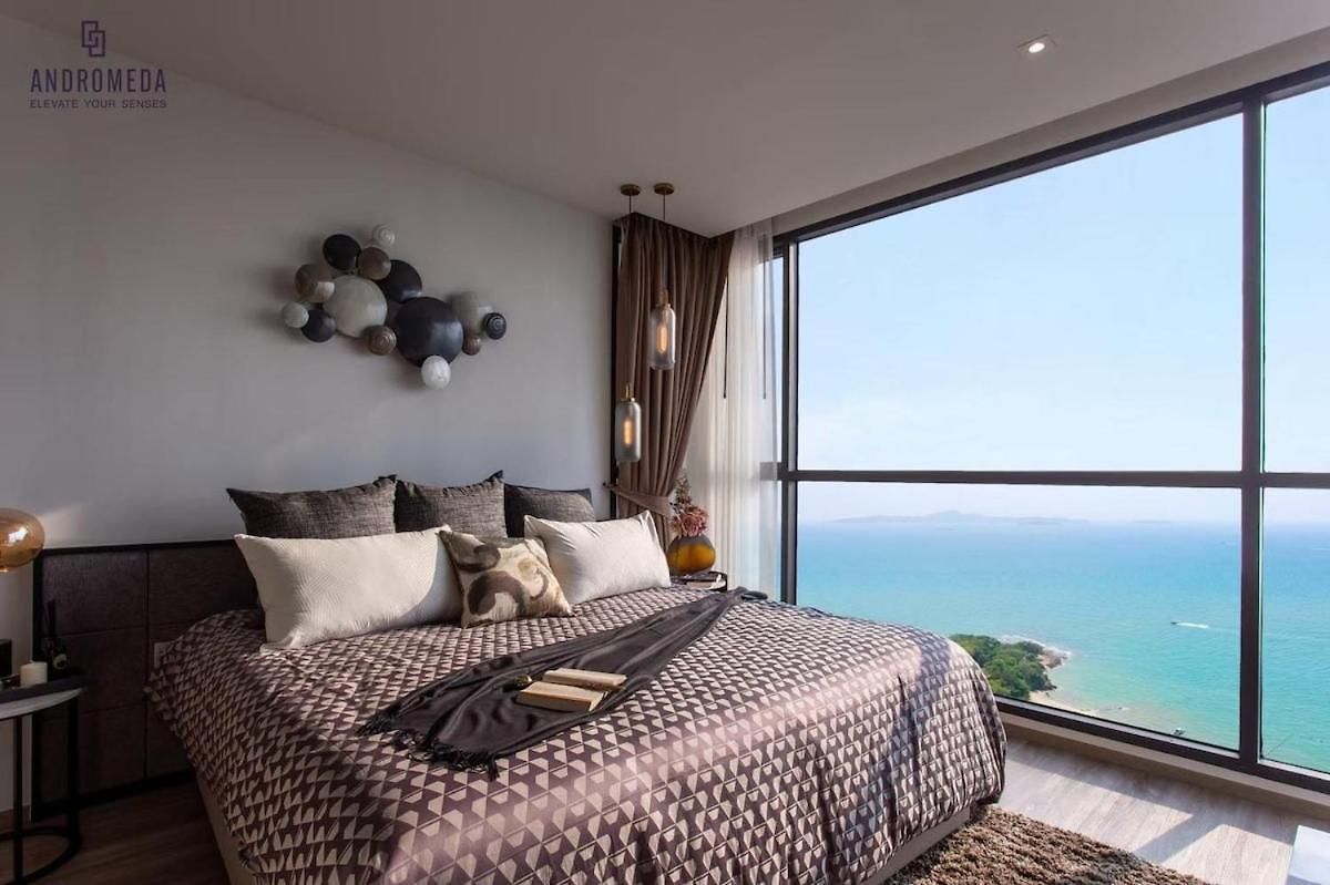 Luxury 2 Bed Sea View - Excellent Location * Pattaya