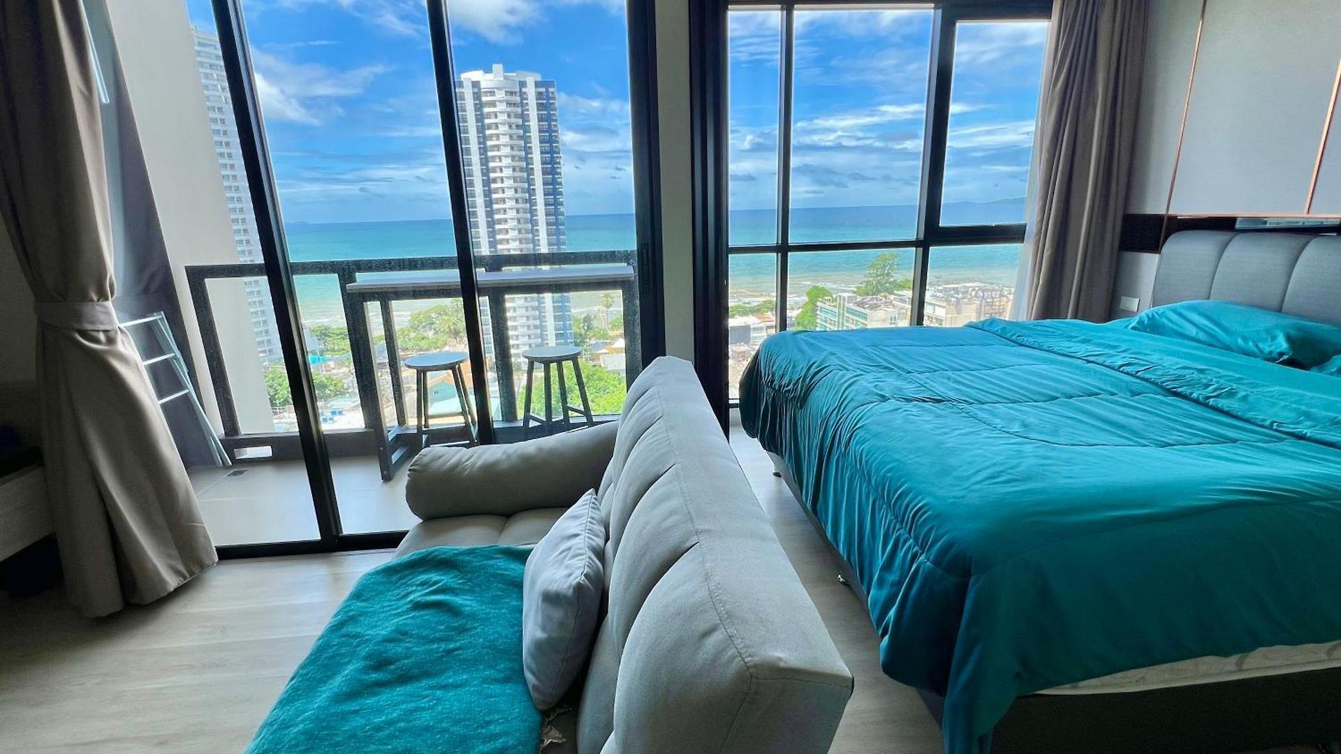 潘多拉酒店公寓一线海景 Pattaya