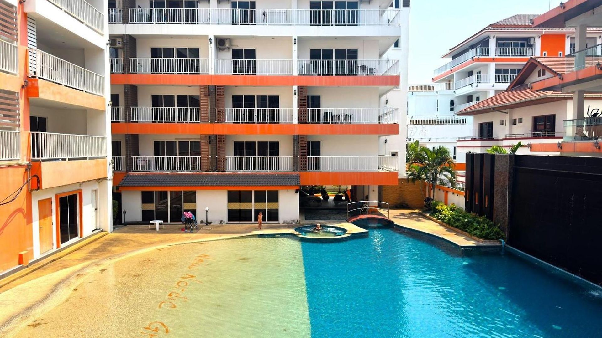 Cozy Pool-view With Balcony - New Nordic Vip 3, Pratumnak * Pattaya