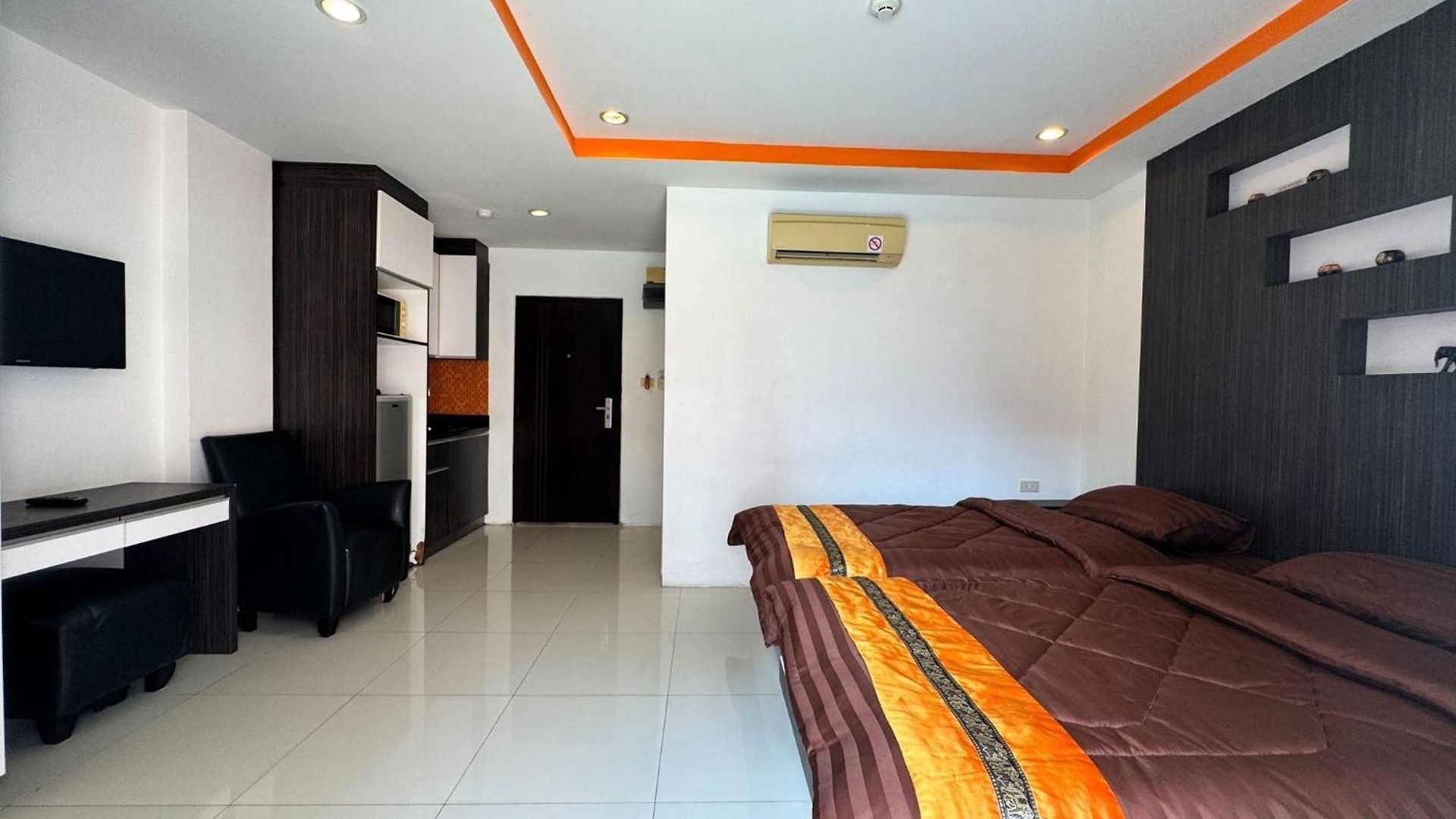 Cozy Pool-view With Balcony - New Nordic Vip 3, Pratumnak อพาร์ทเม้น