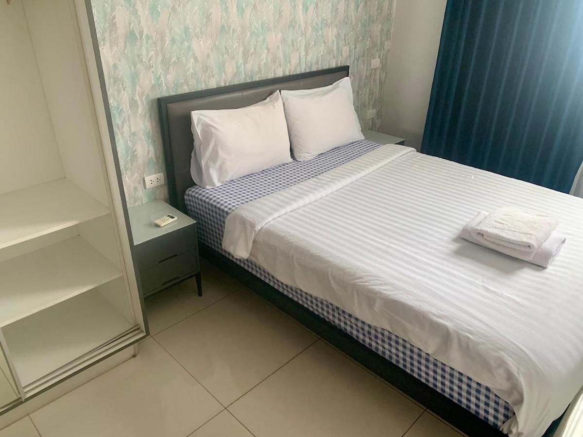 อพาร์ทเม้น E01 Arcadia Boutique 2-bedroom Apartment, Big Tv, Netflix, Washer & Dryer Pattaya