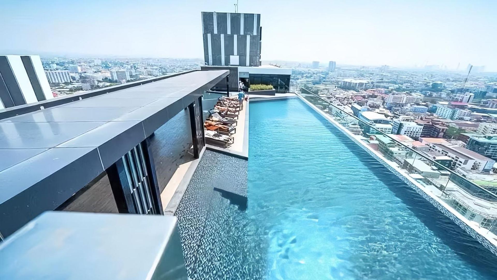 The Base อพาร์ทเม้น Pattaya
