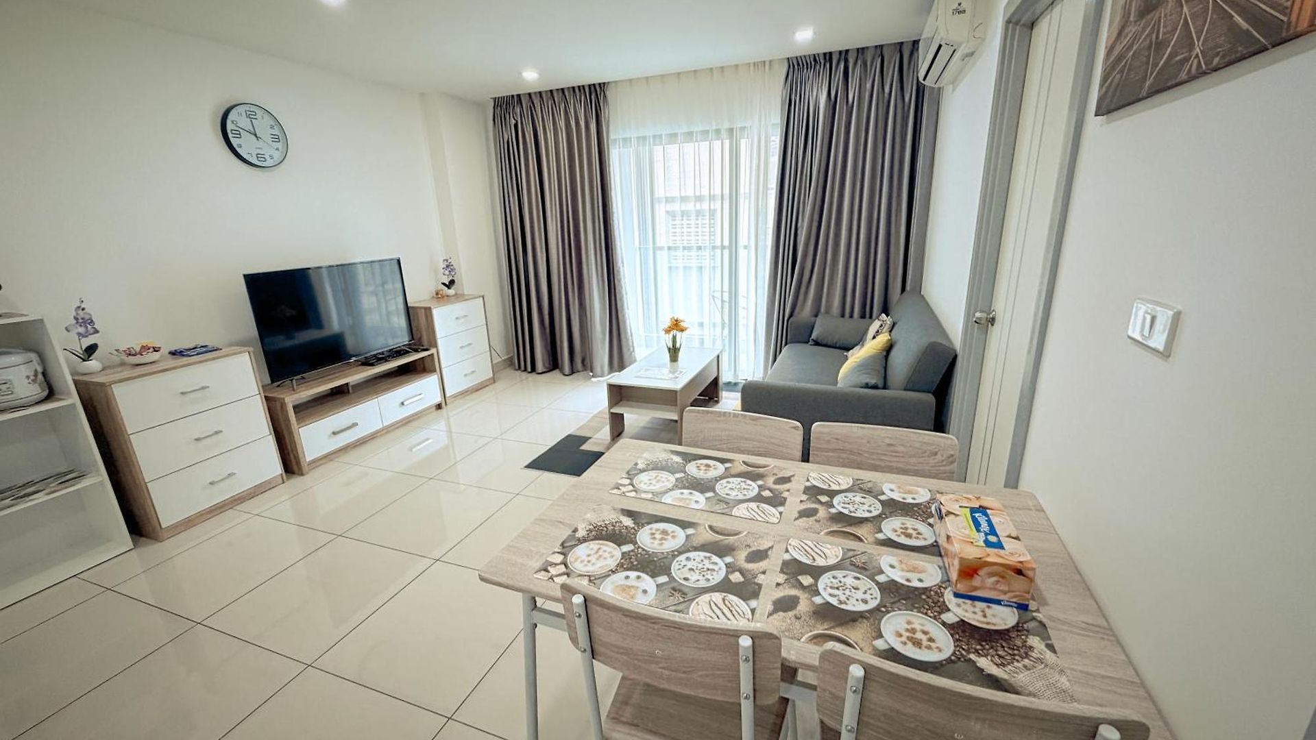 Modern 2br Rooftop Swimming Pool Pratumnak *